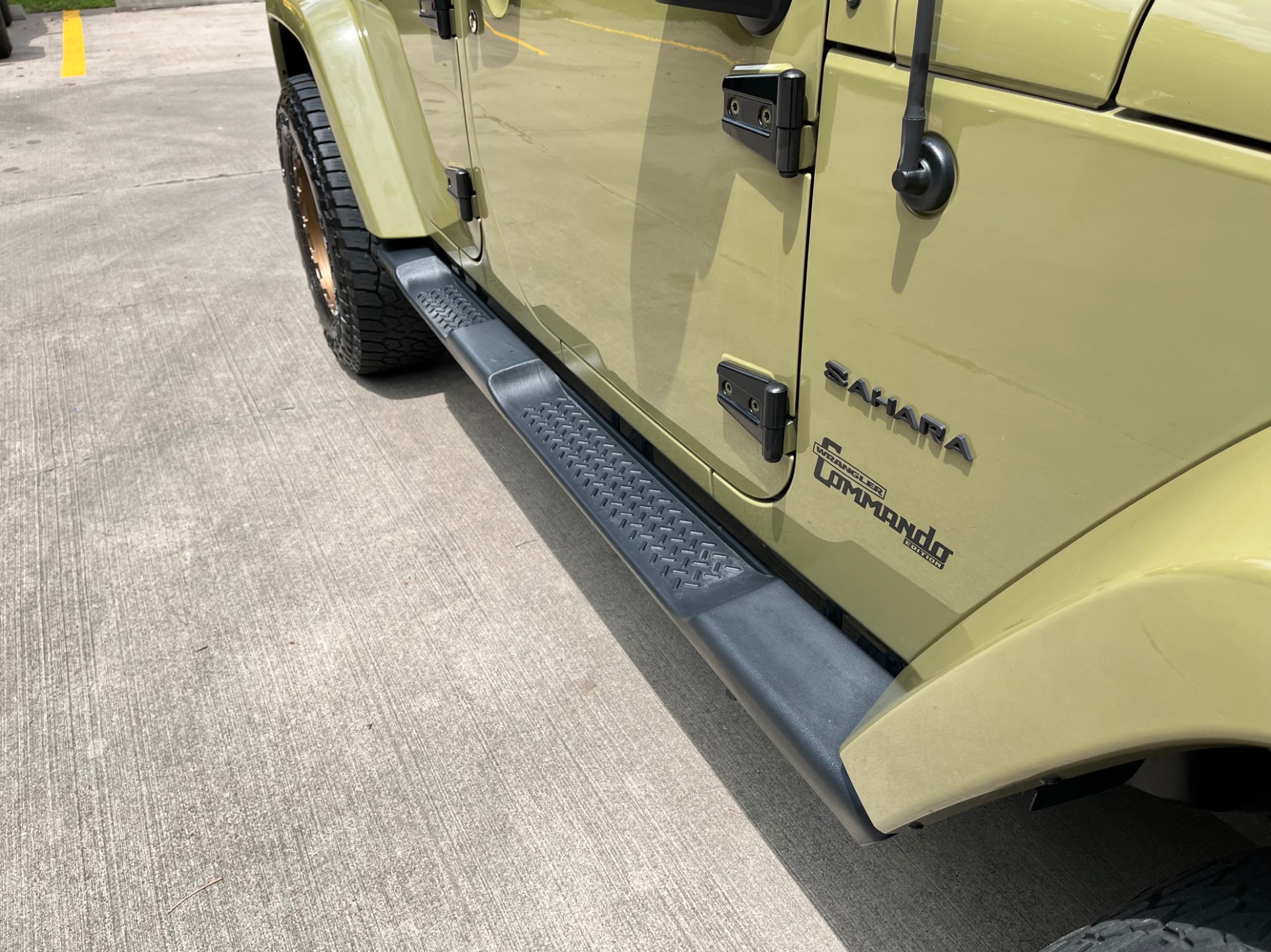 Used-2013-Jeep-Wrangler-Unlimited-Sahara