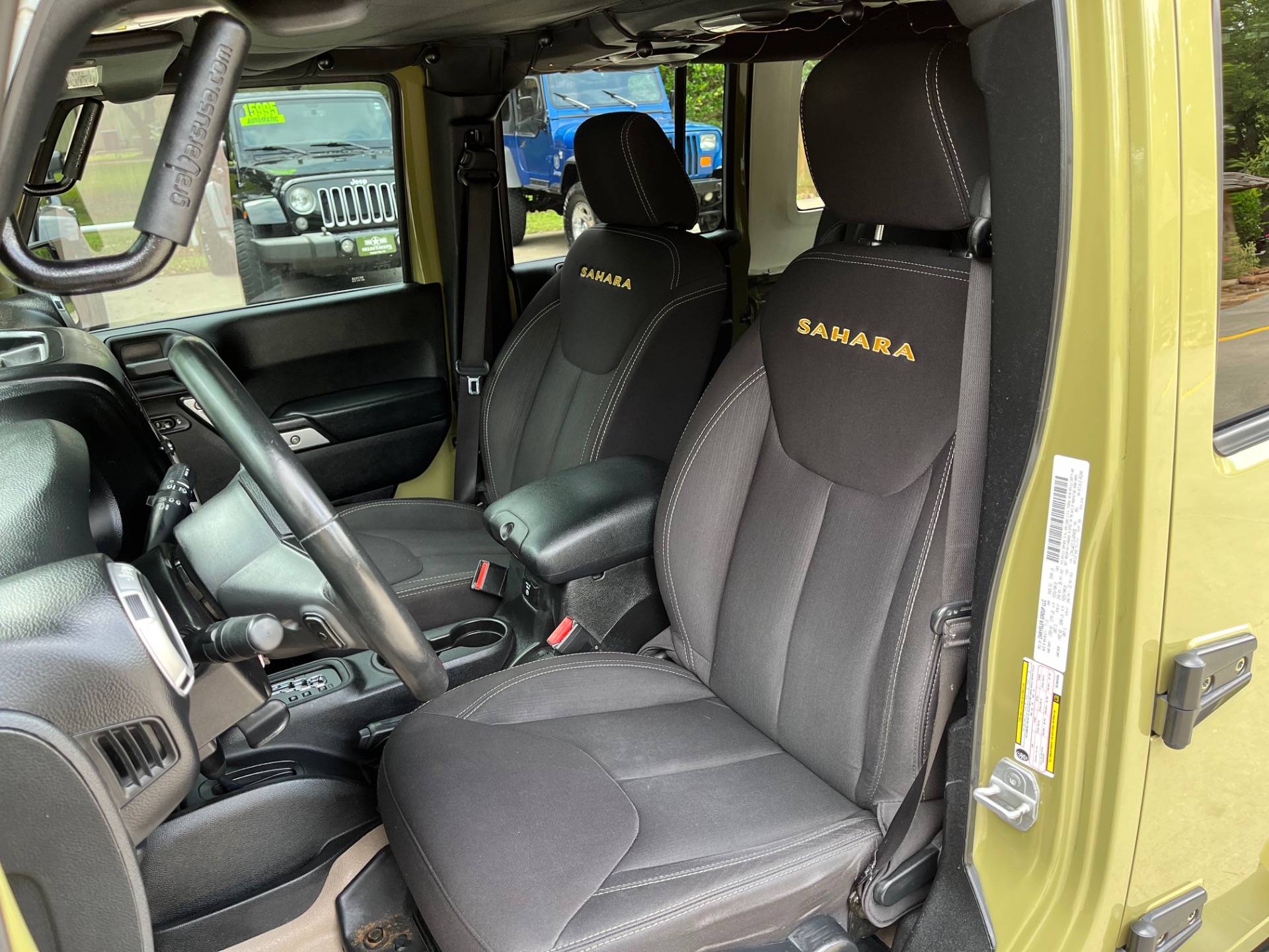 Used-2013-Jeep-Wrangler-Unlimited-Sahara