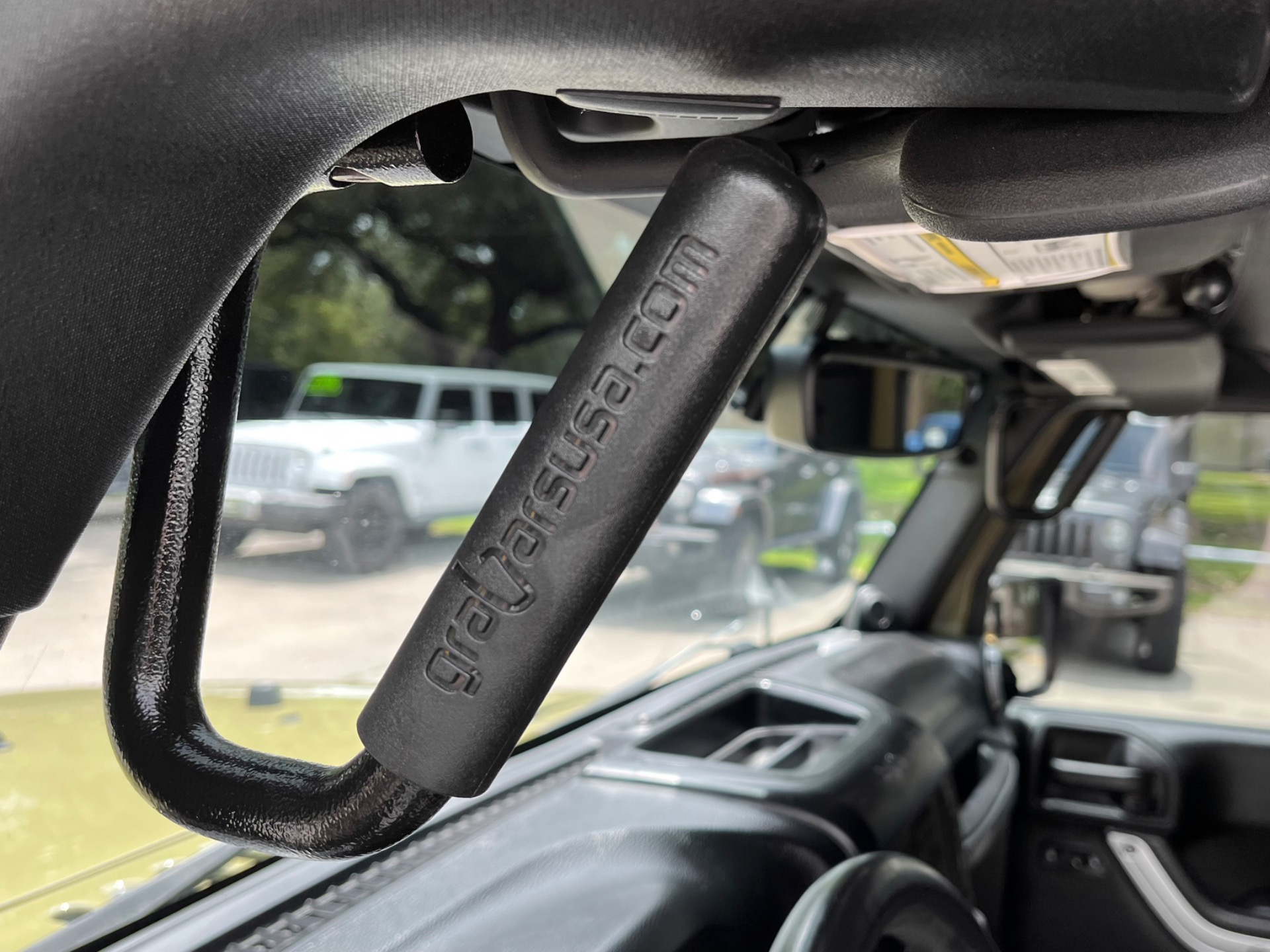 Used-2013-Jeep-Wrangler-Unlimited-Sahara