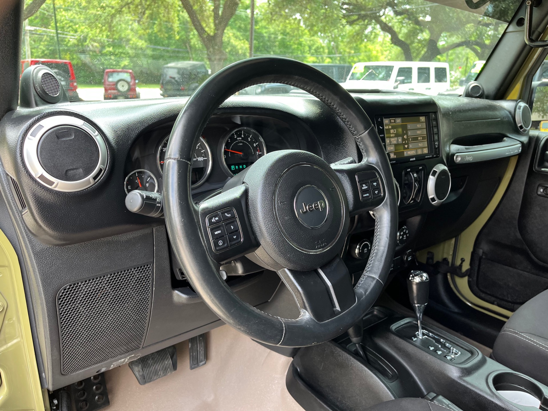 Used-2013-Jeep-Wrangler-Unlimited-Sahara