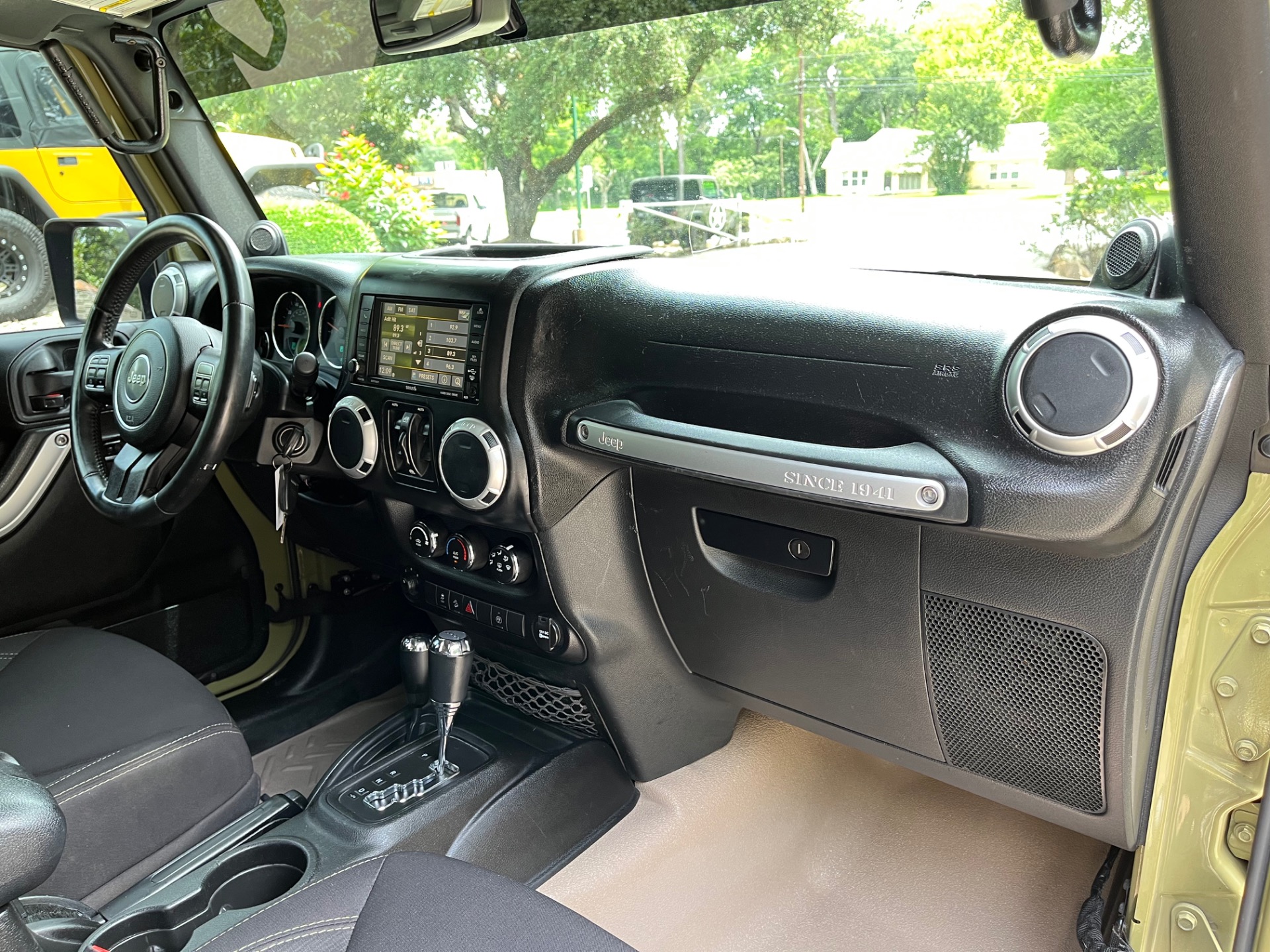 Used-2013-Jeep-Wrangler-Unlimited-Sahara