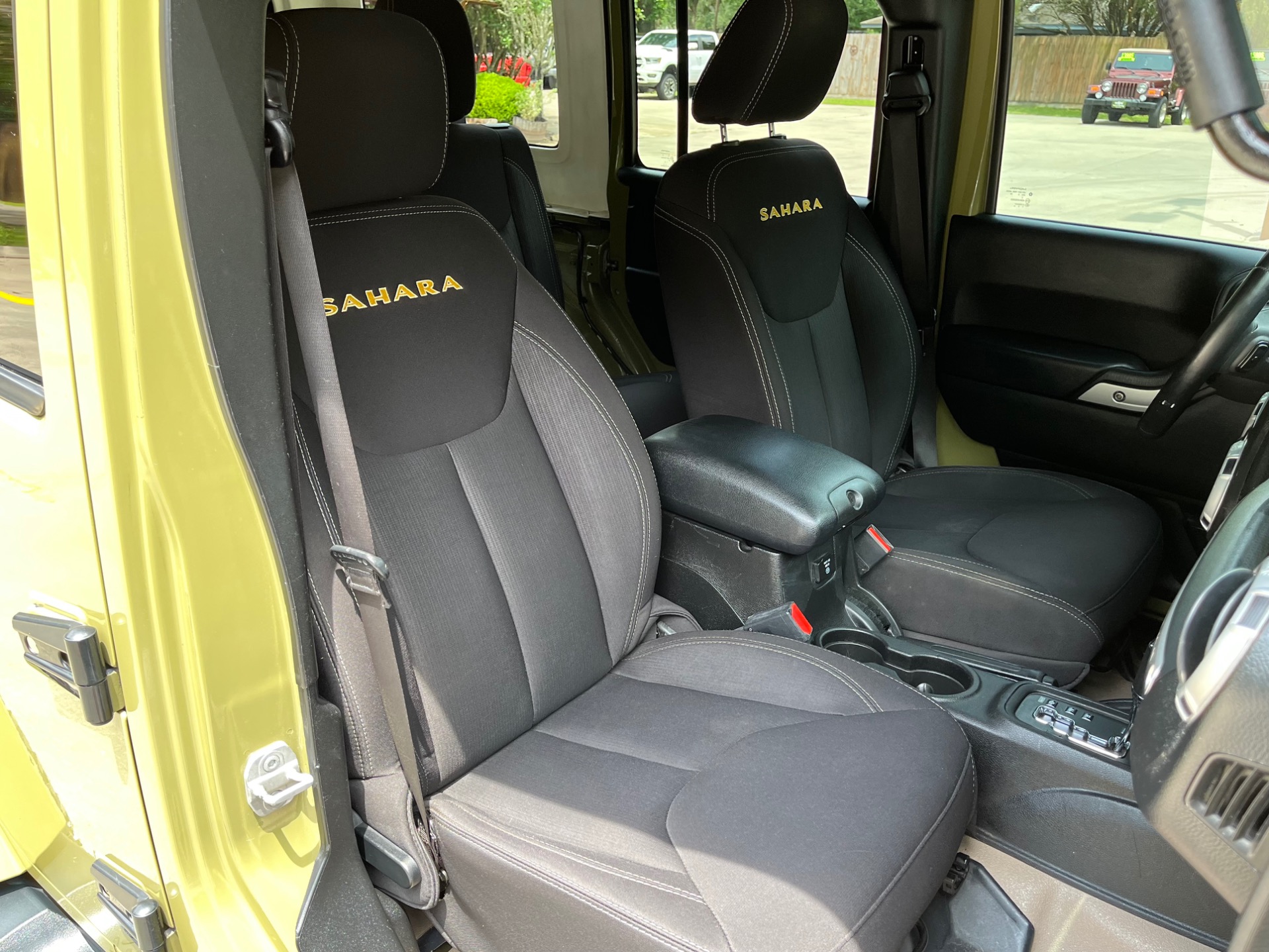 Used-2013-Jeep-Wrangler-Unlimited-Sahara