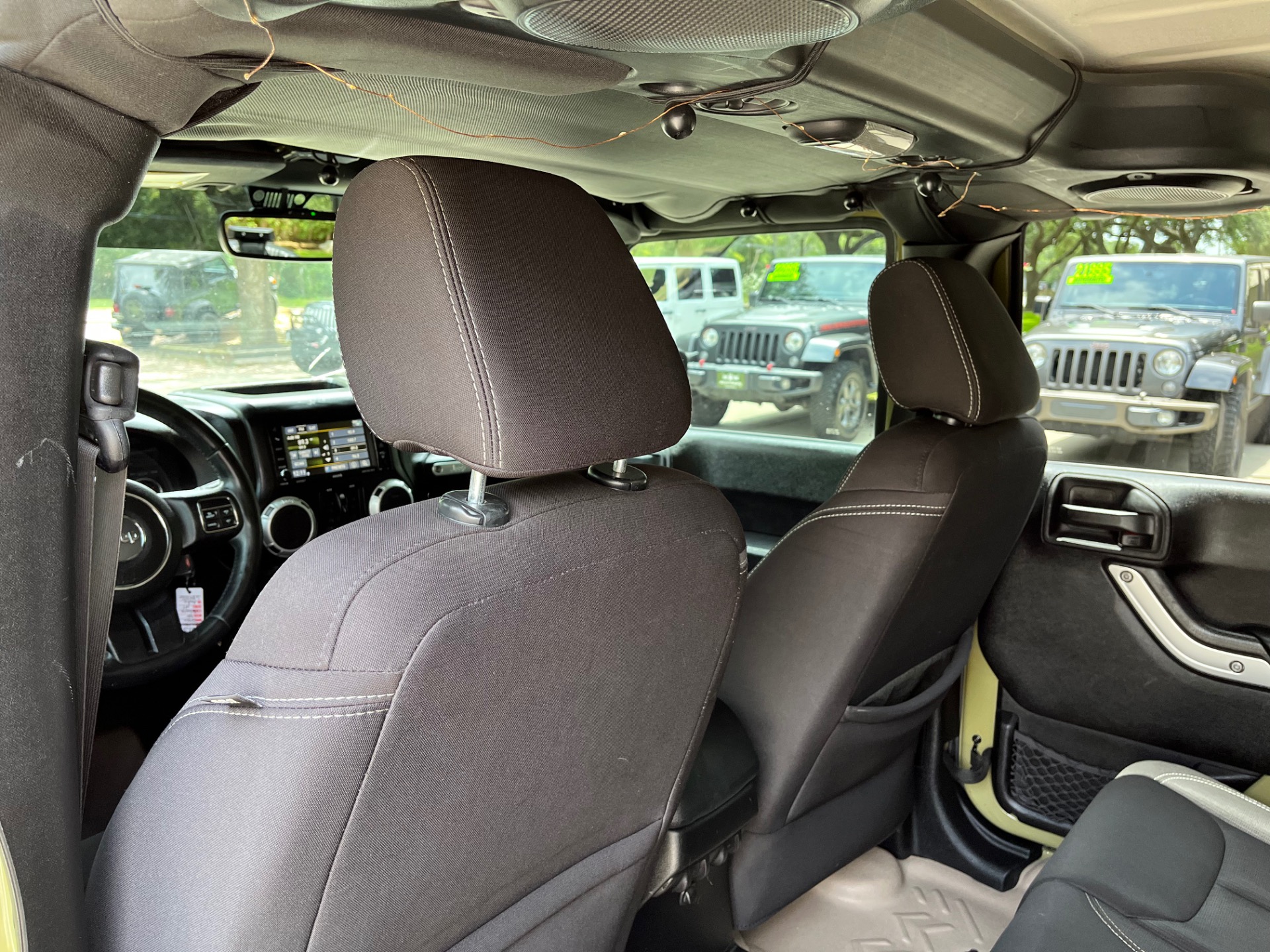 Used-2013-Jeep-Wrangler-Unlimited-Sahara
