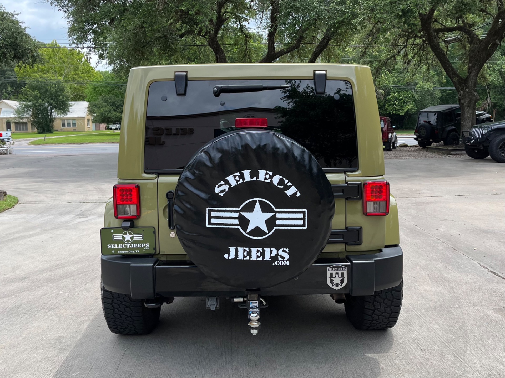 Used-2013-Jeep-Wrangler-Unlimited-Sahara