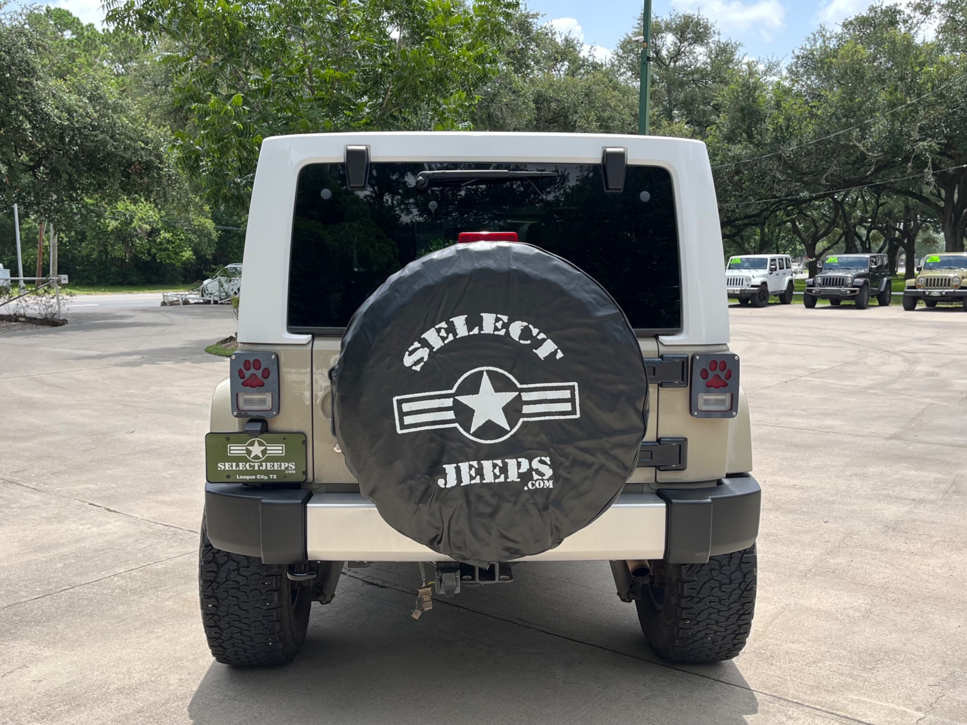Used-2017-Jeep-Wrangler-Unlimited-Chief-Edition