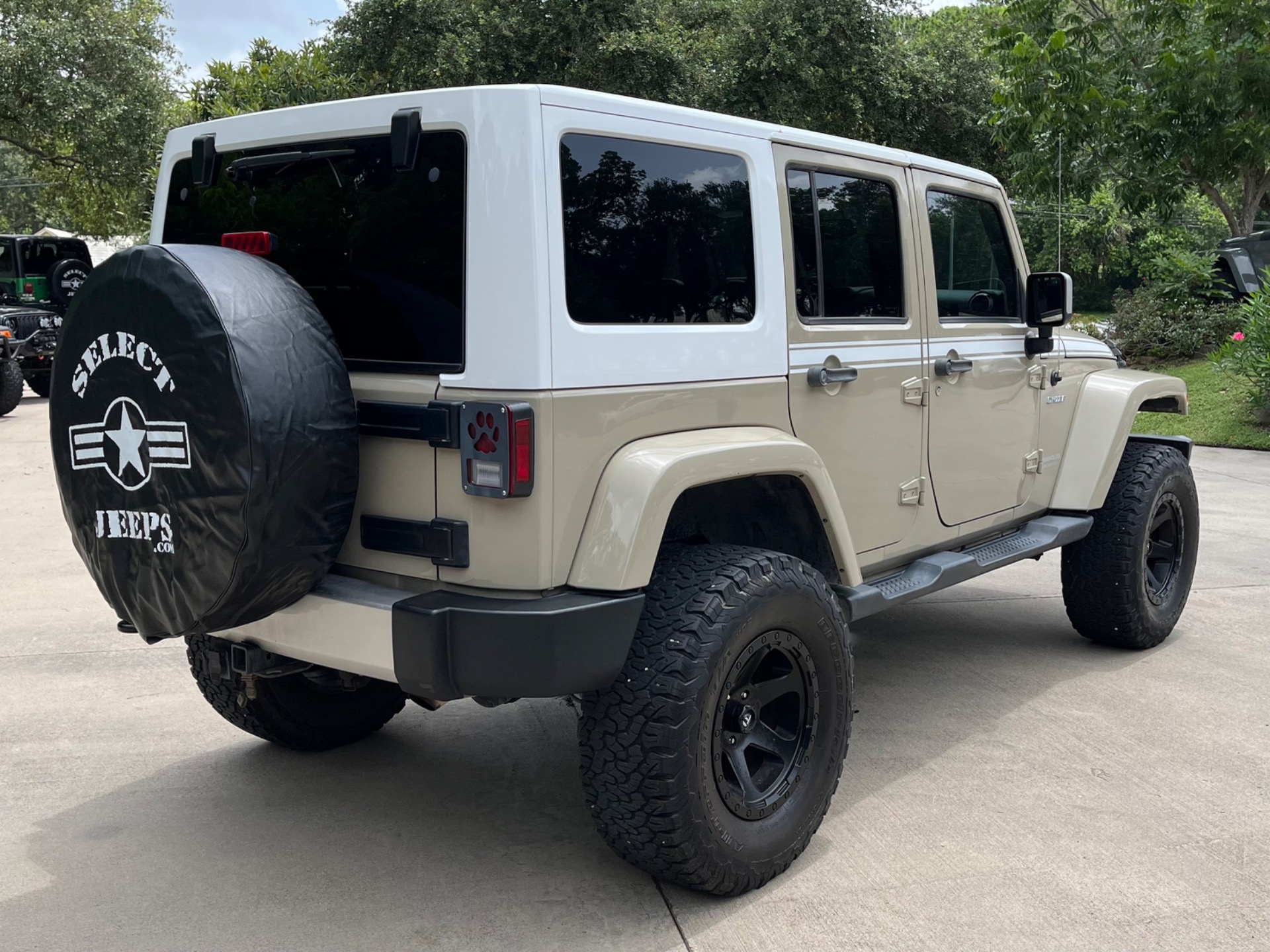 Used-2017-Jeep-Wrangler-Unlimited-Chief-Edition
