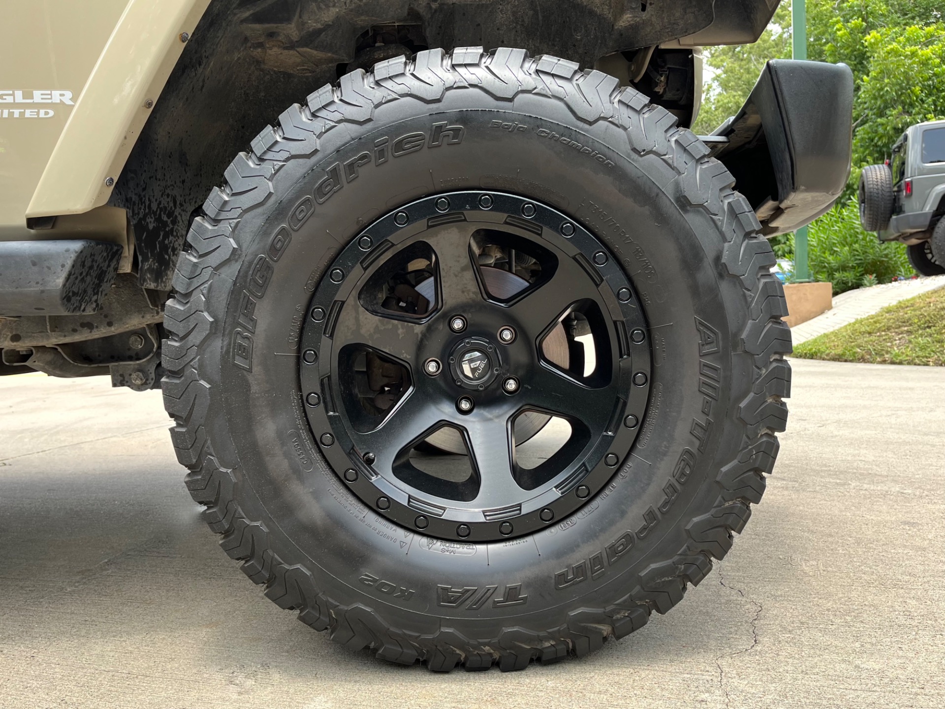 Used-2017-Jeep-Wrangler-Unlimited-Chief-Edition