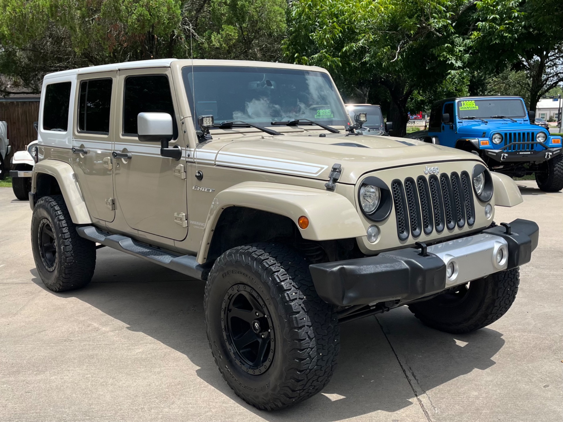 Used-2017-Jeep-Wrangler-Unlimited-Chief-Edition