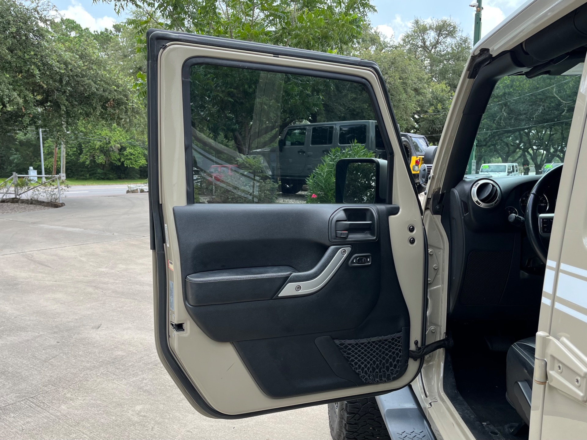 Used-2017-Jeep-Wrangler-Unlimited-Chief-Edition