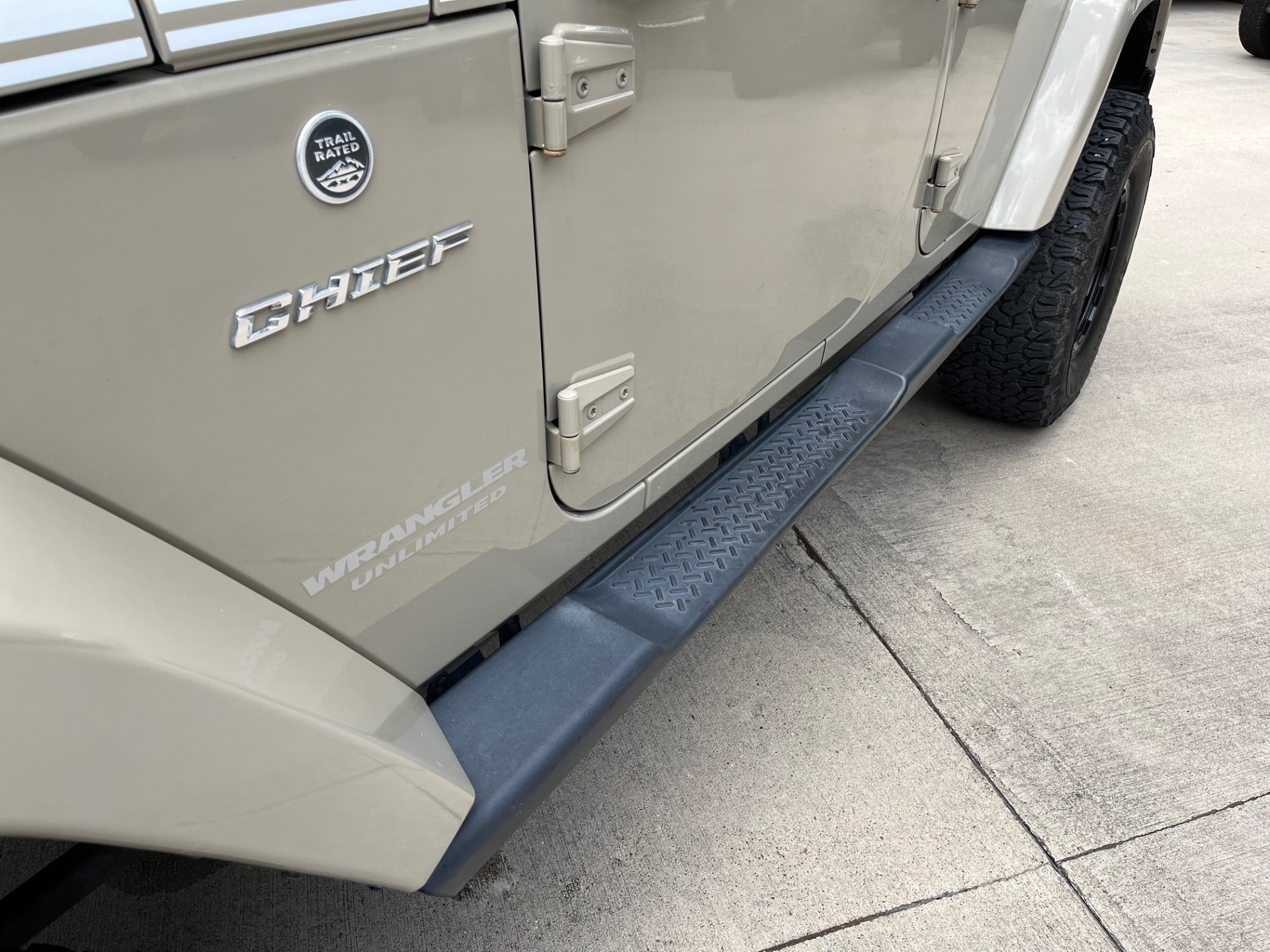 Used-2017-Jeep-Wrangler-Unlimited-Chief-Edition