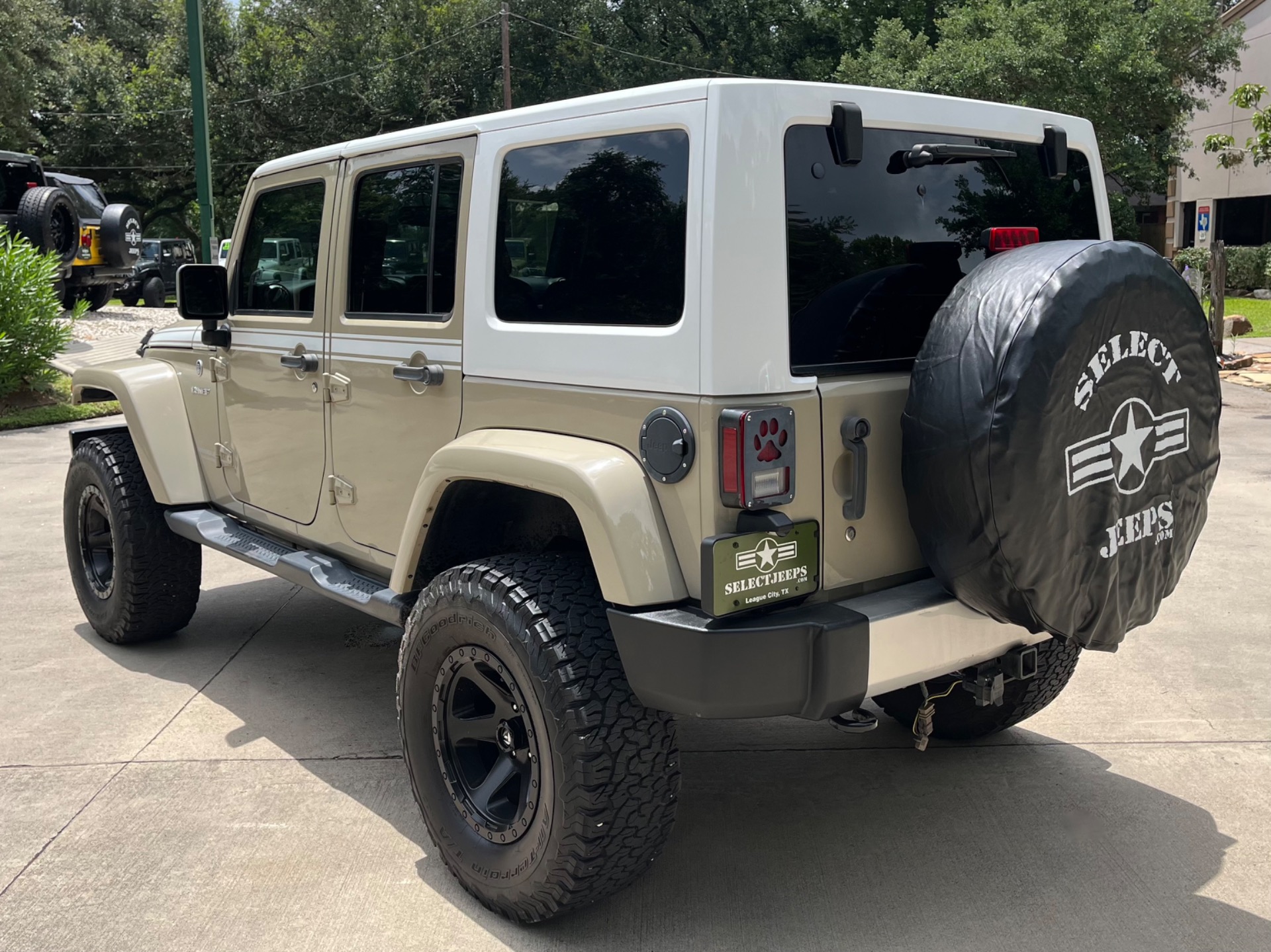 Used-2017-Jeep-Wrangler-Unlimited-Chief-Edition