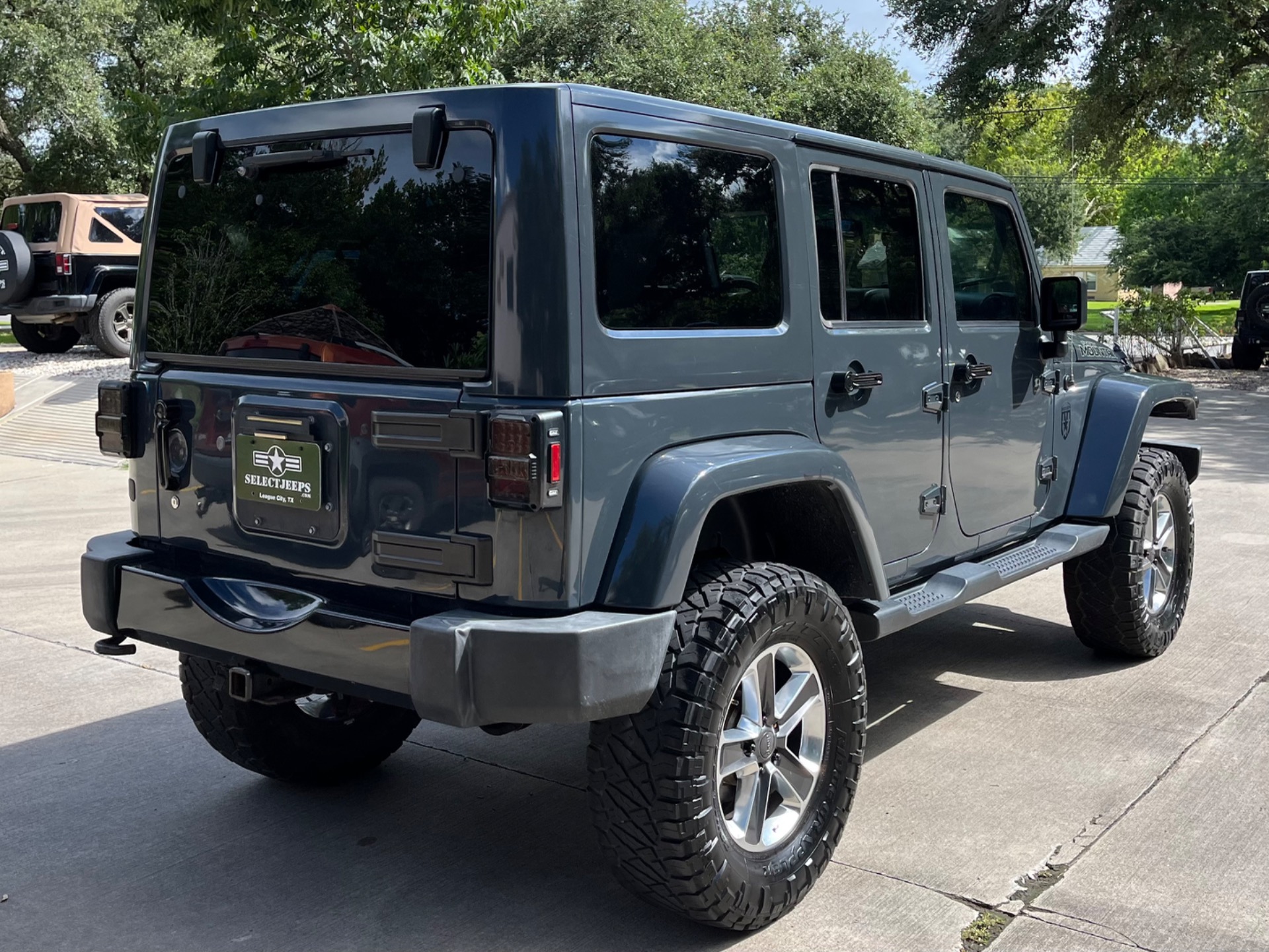 Used-2017-Jeep-Wrangler-Unlimited-Smoky-Mountain