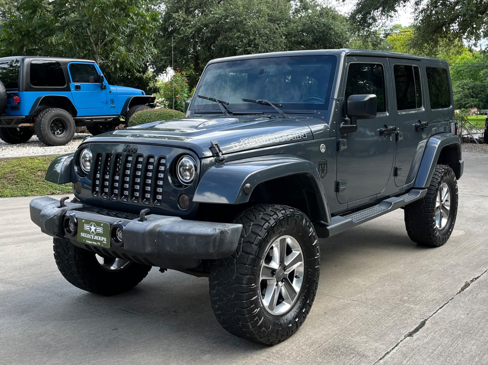 Used-2017-Jeep-Wrangler-Unlimited-Smoky-Mountain