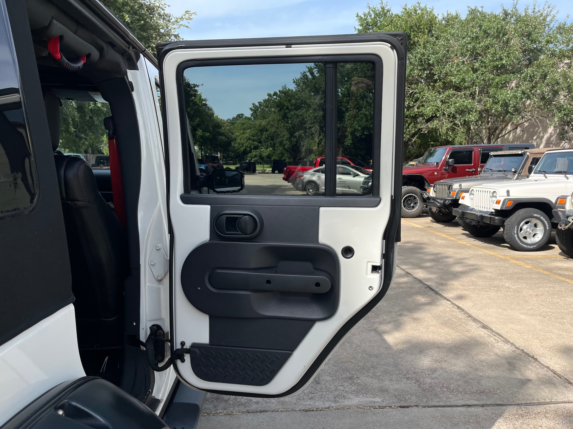 Used-2008-Jeep-Wrangler-Unlimited-Rubicon