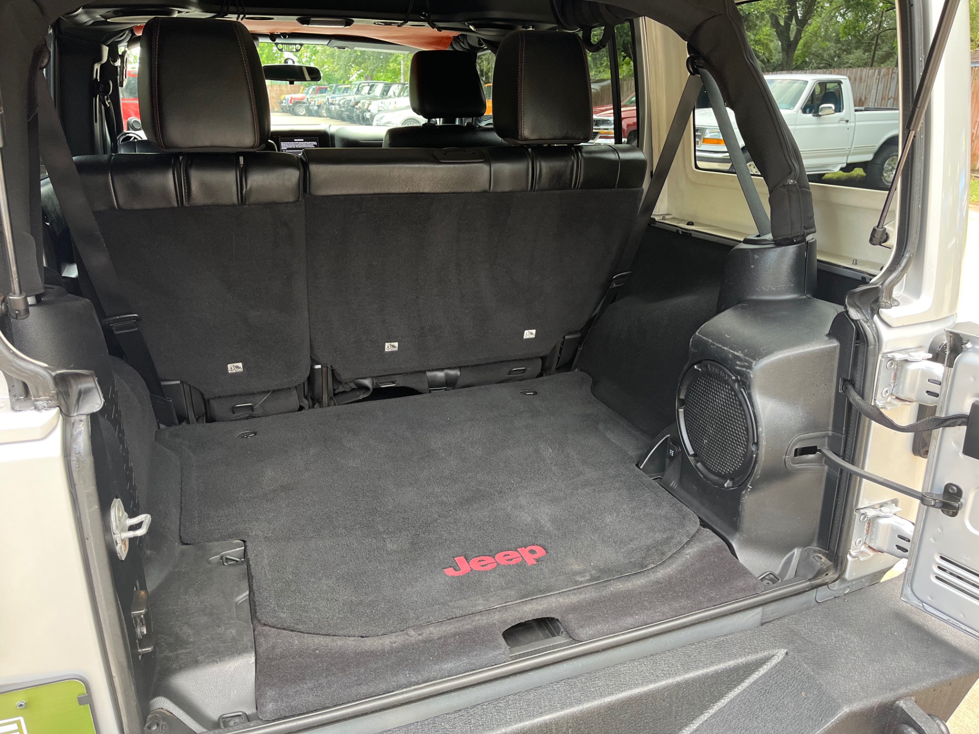 Used-2012-Jeep-Wrangler-Unlimited-Sahara