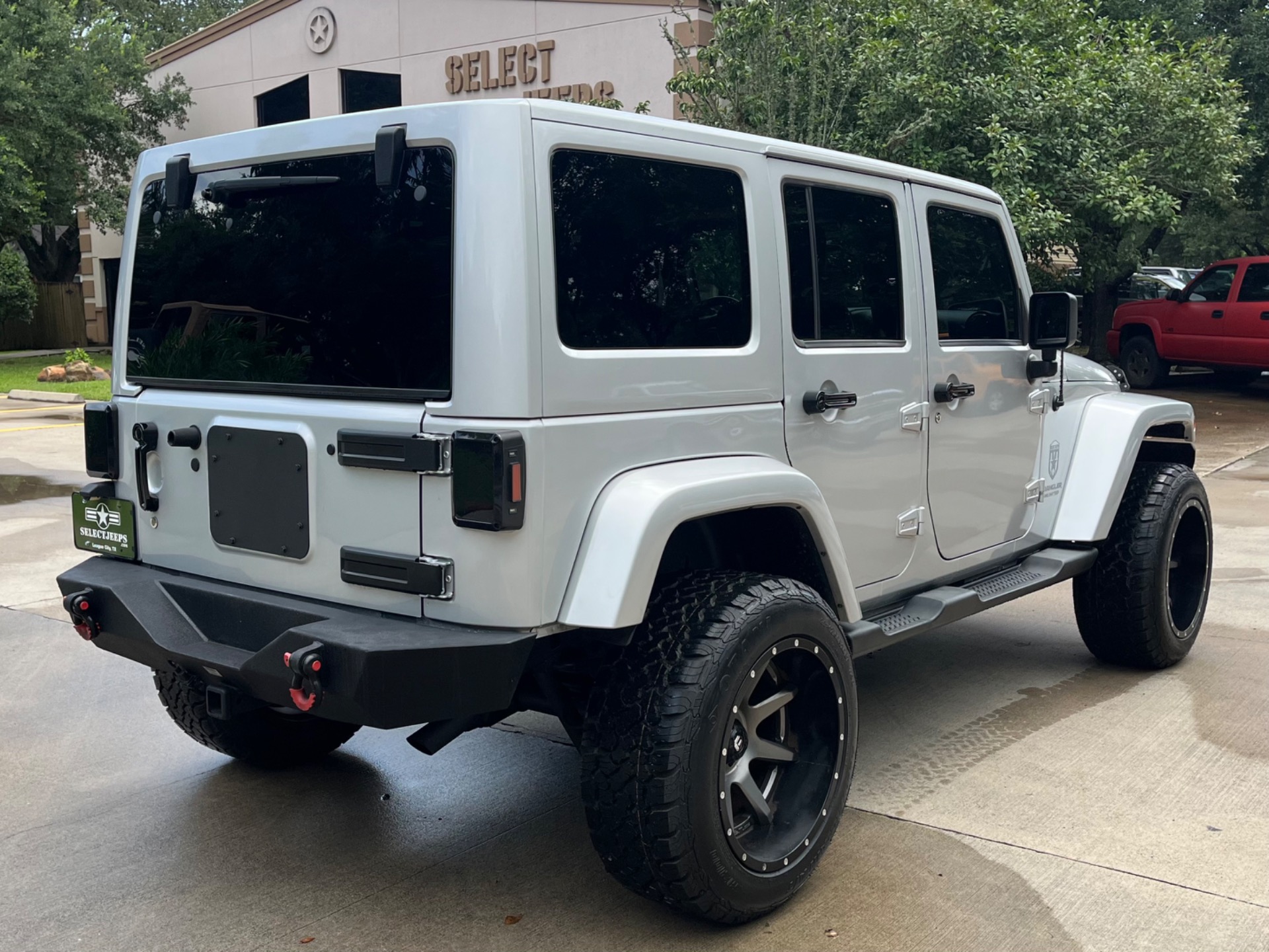 Used-2012-Jeep-Wrangler-Unlimited-Sahara