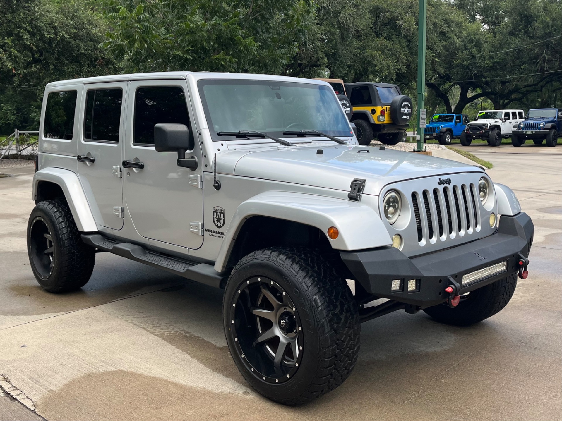 Used-2012-Jeep-Wrangler-Unlimited-Sahara