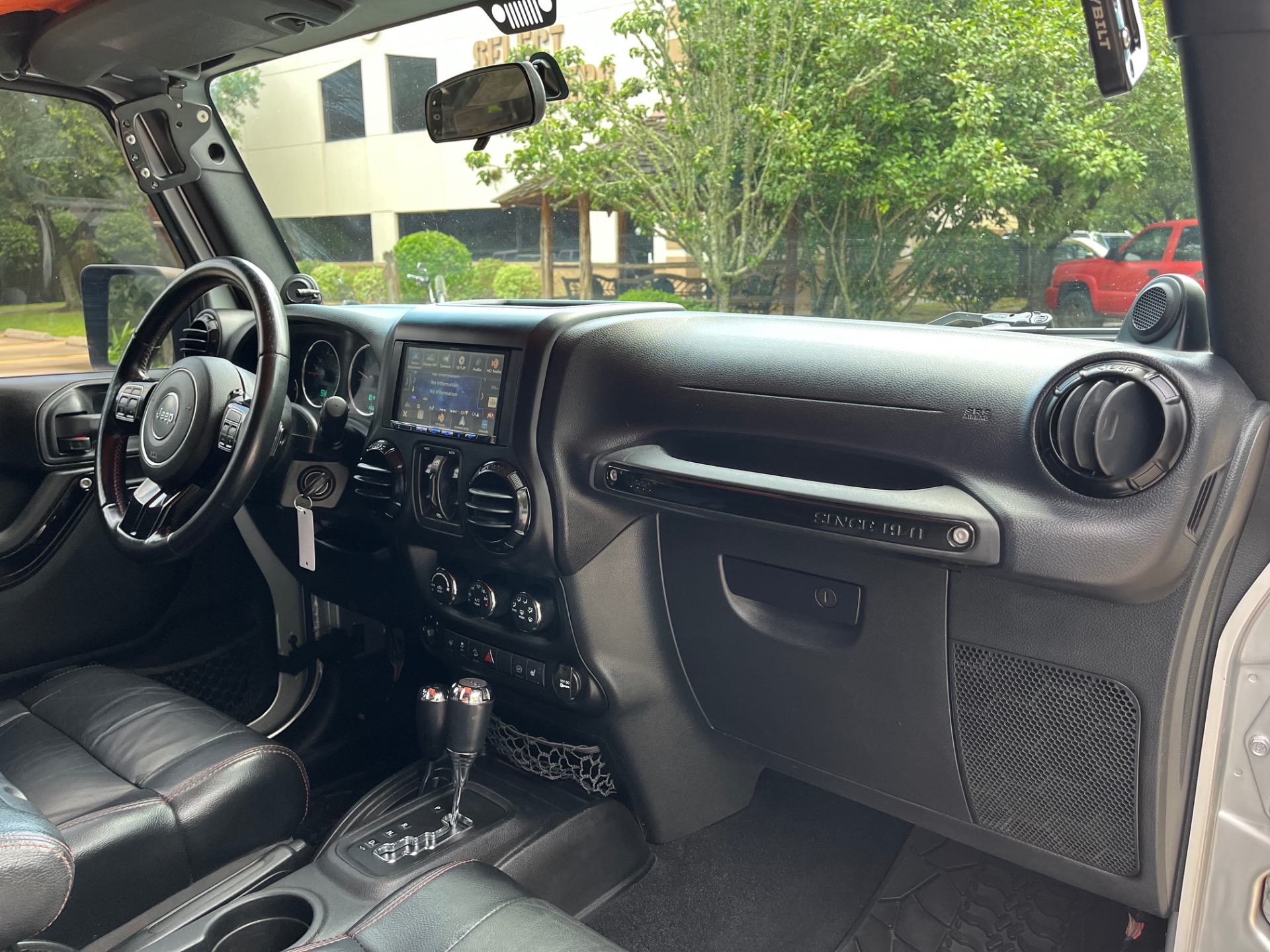 Used-2012-Jeep-Wrangler-Unlimited-Sahara