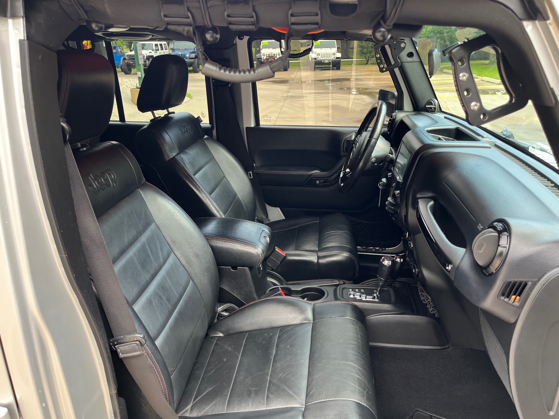 Used-2012-Jeep-Wrangler-Unlimited-Sahara