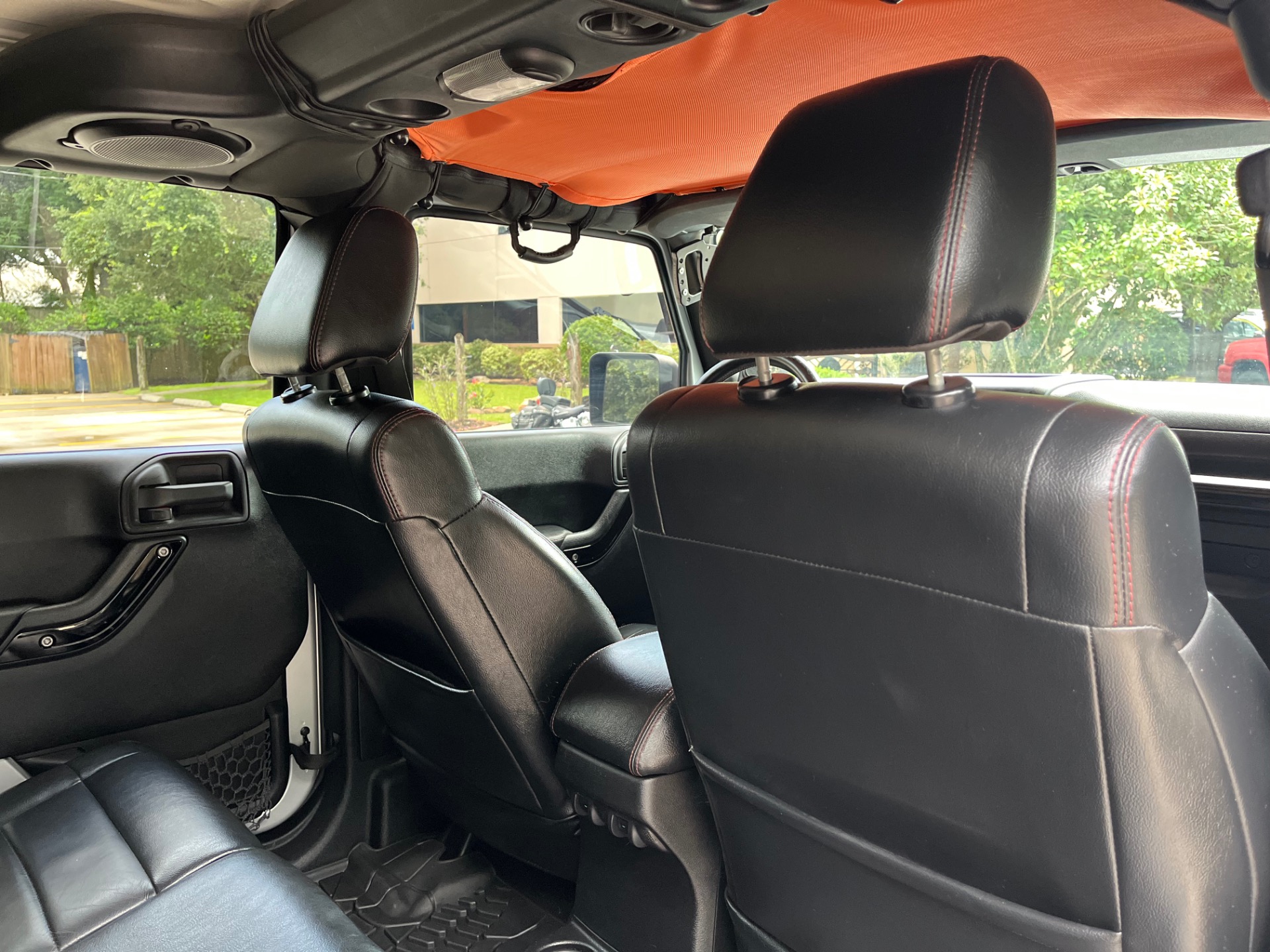 Used-2012-Jeep-Wrangler-Unlimited-Sahara