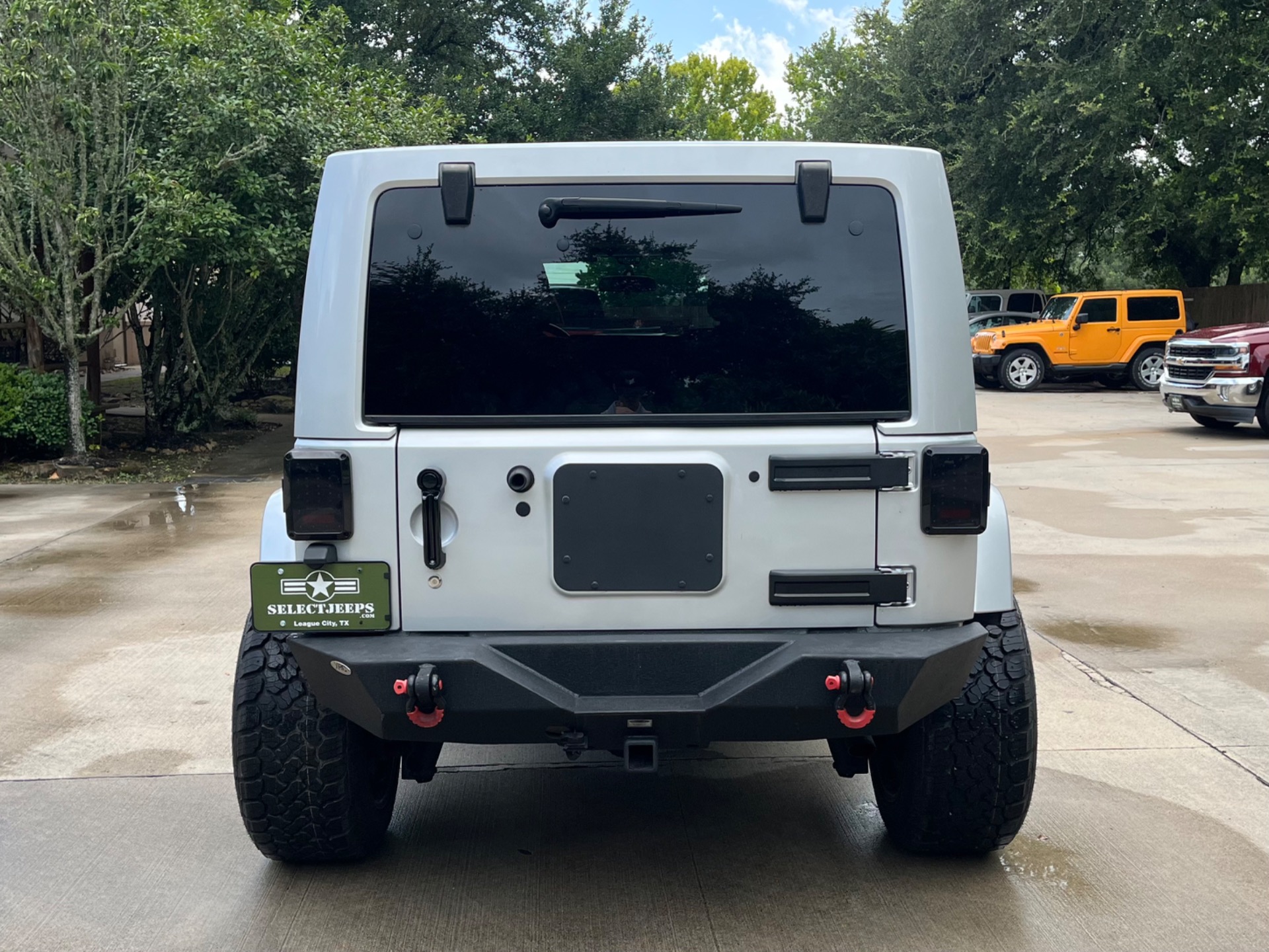 Used-2012-Jeep-Wrangler-Unlimited-Sahara