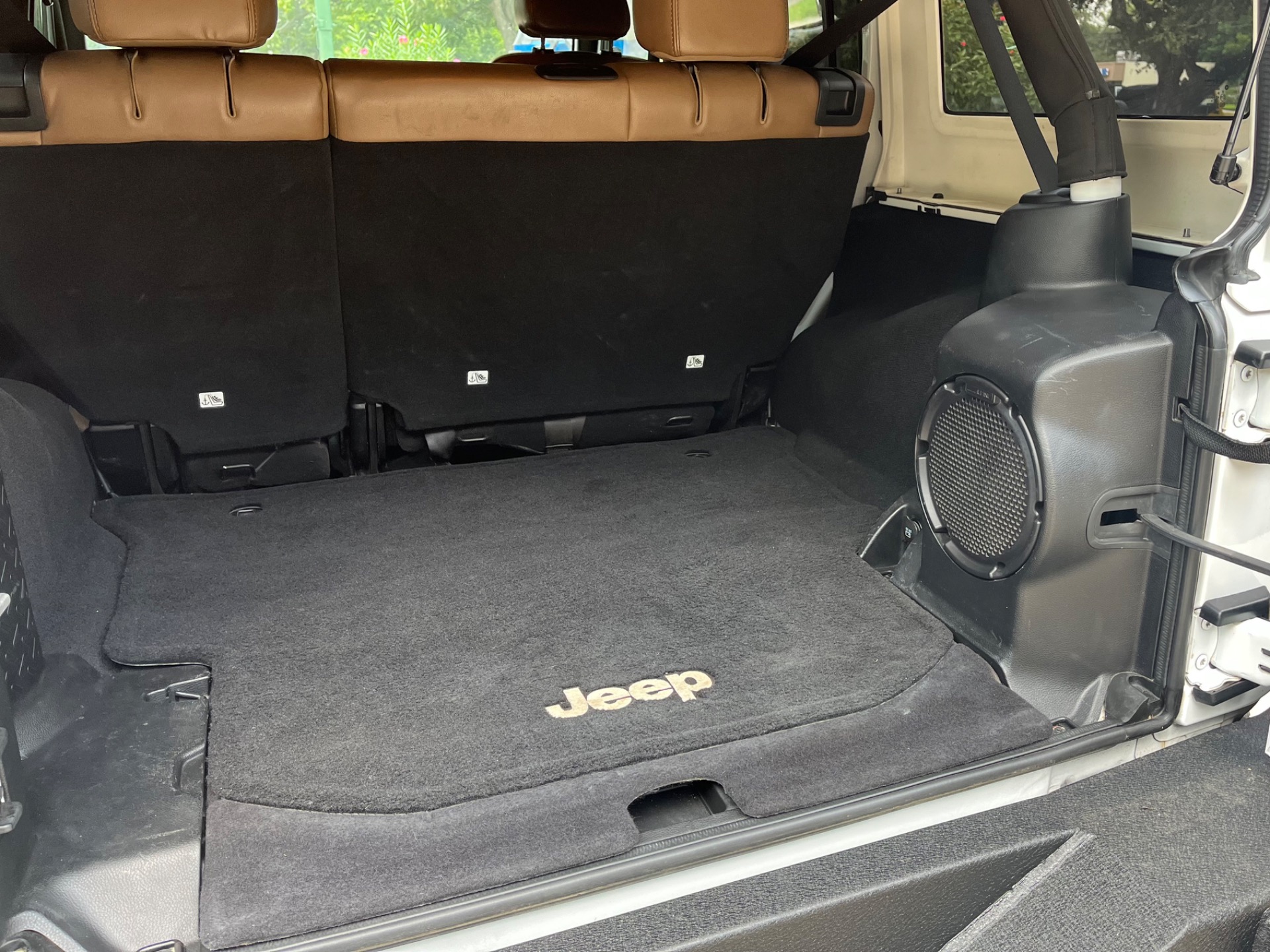 Used-2013-Jeep-Wrangler-Unlimited-Sahara