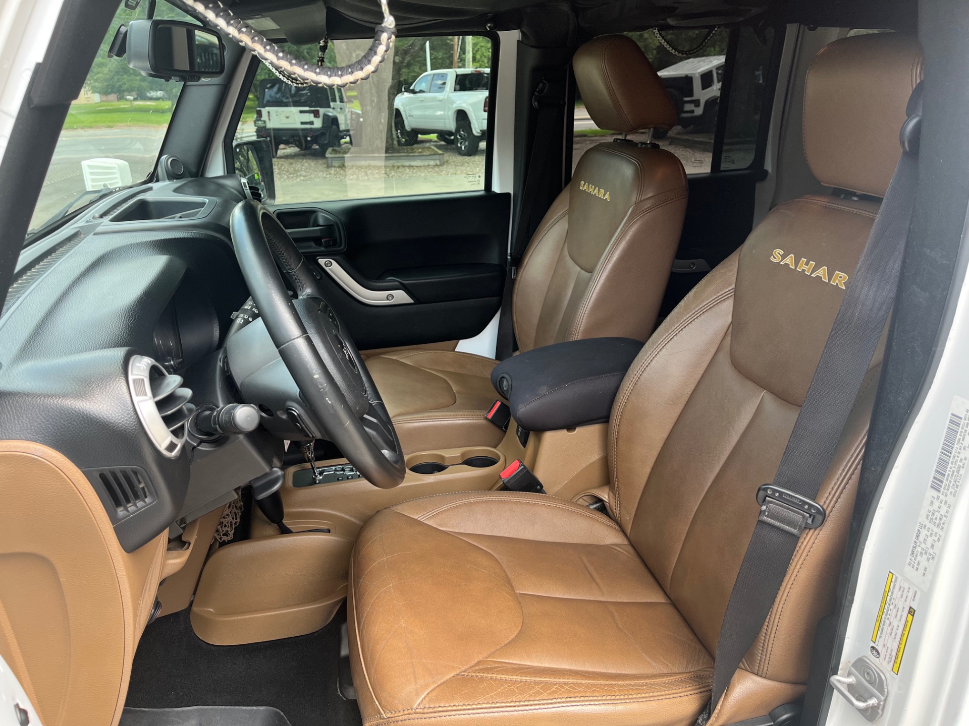 Used-2013-Jeep-Wrangler-Unlimited-Sahara