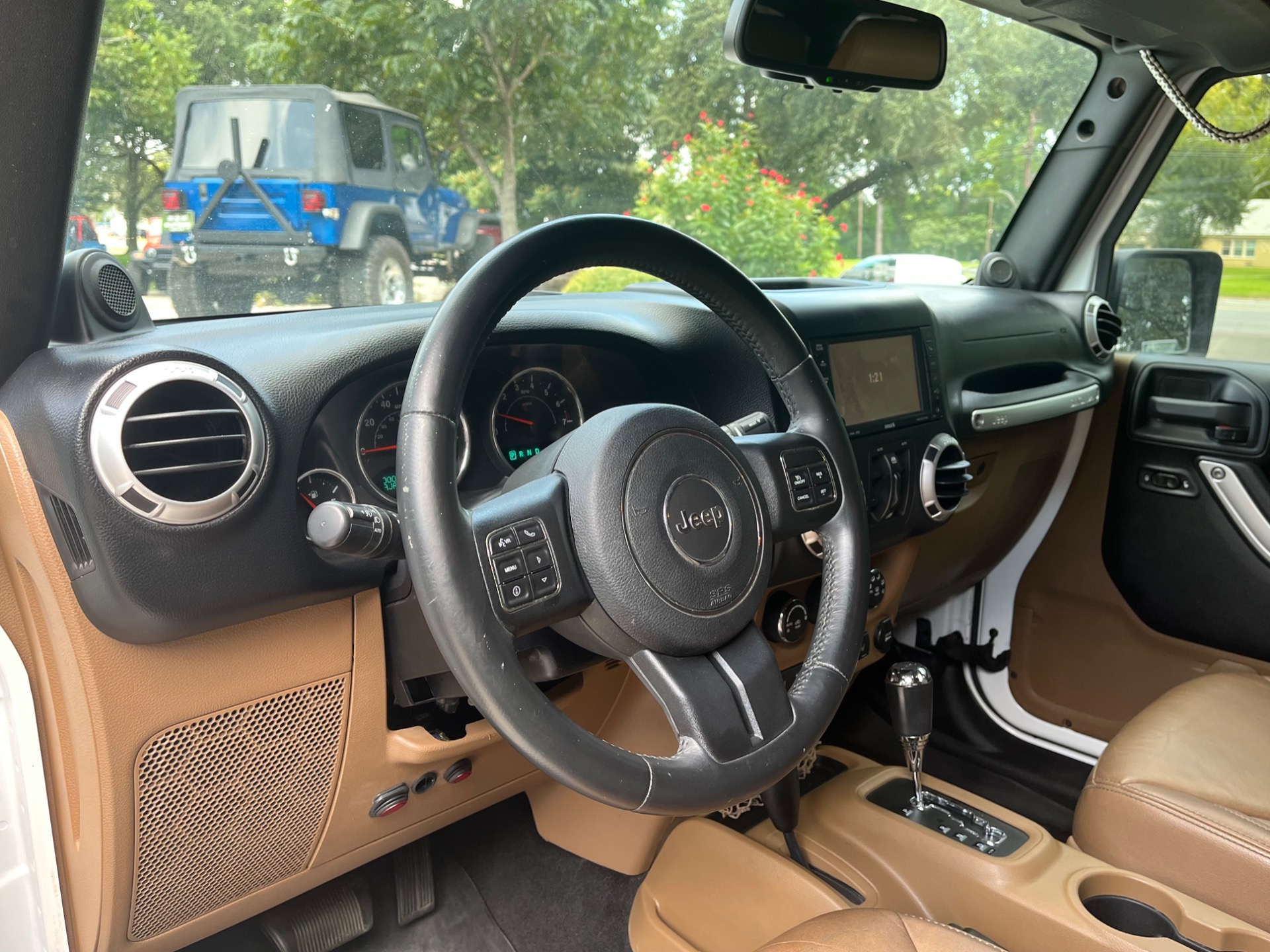 Used-2013-Jeep-Wrangler-Unlimited-Sahara
