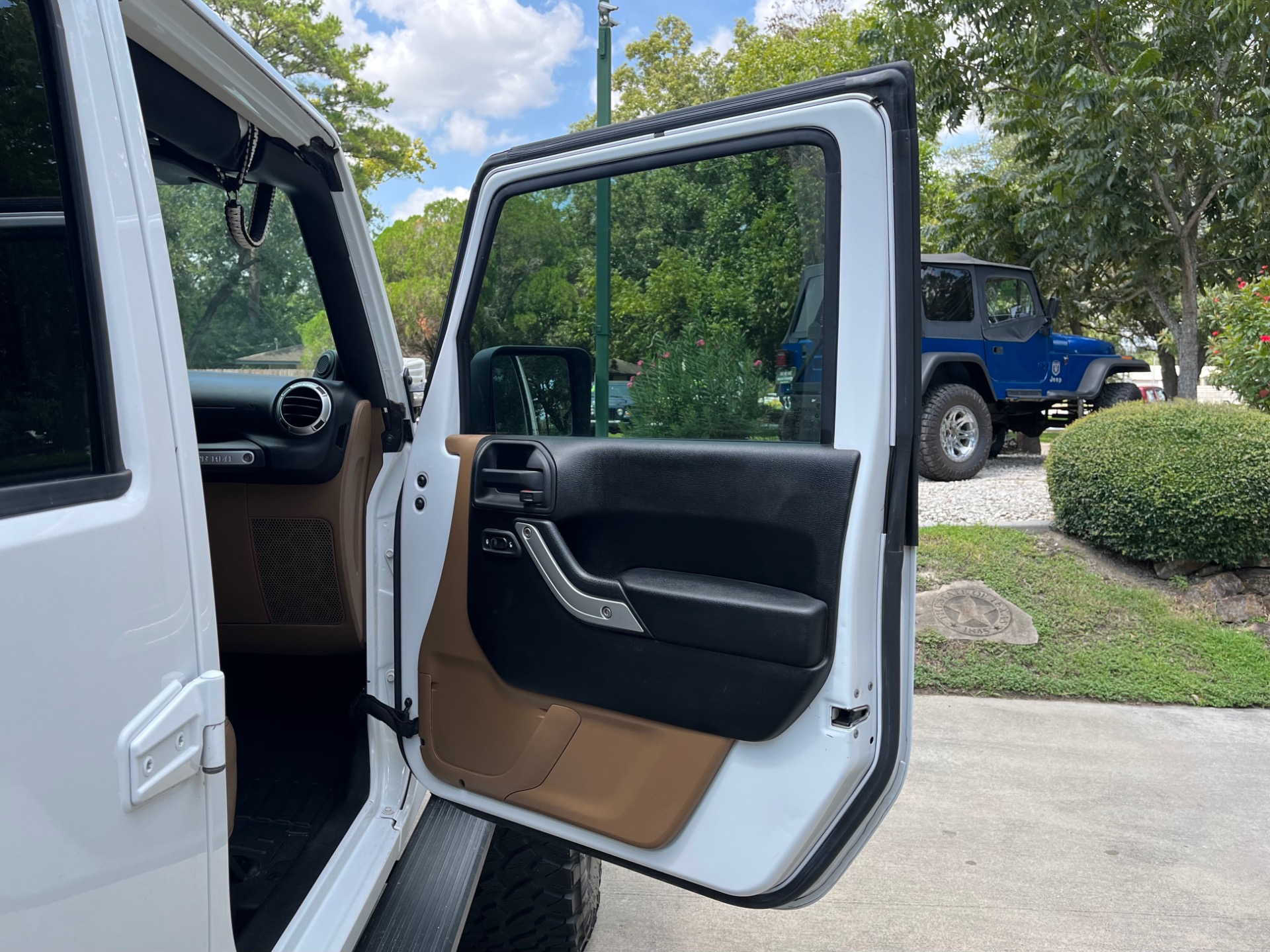Used-2013-Jeep-Wrangler-Unlimited-Sahara