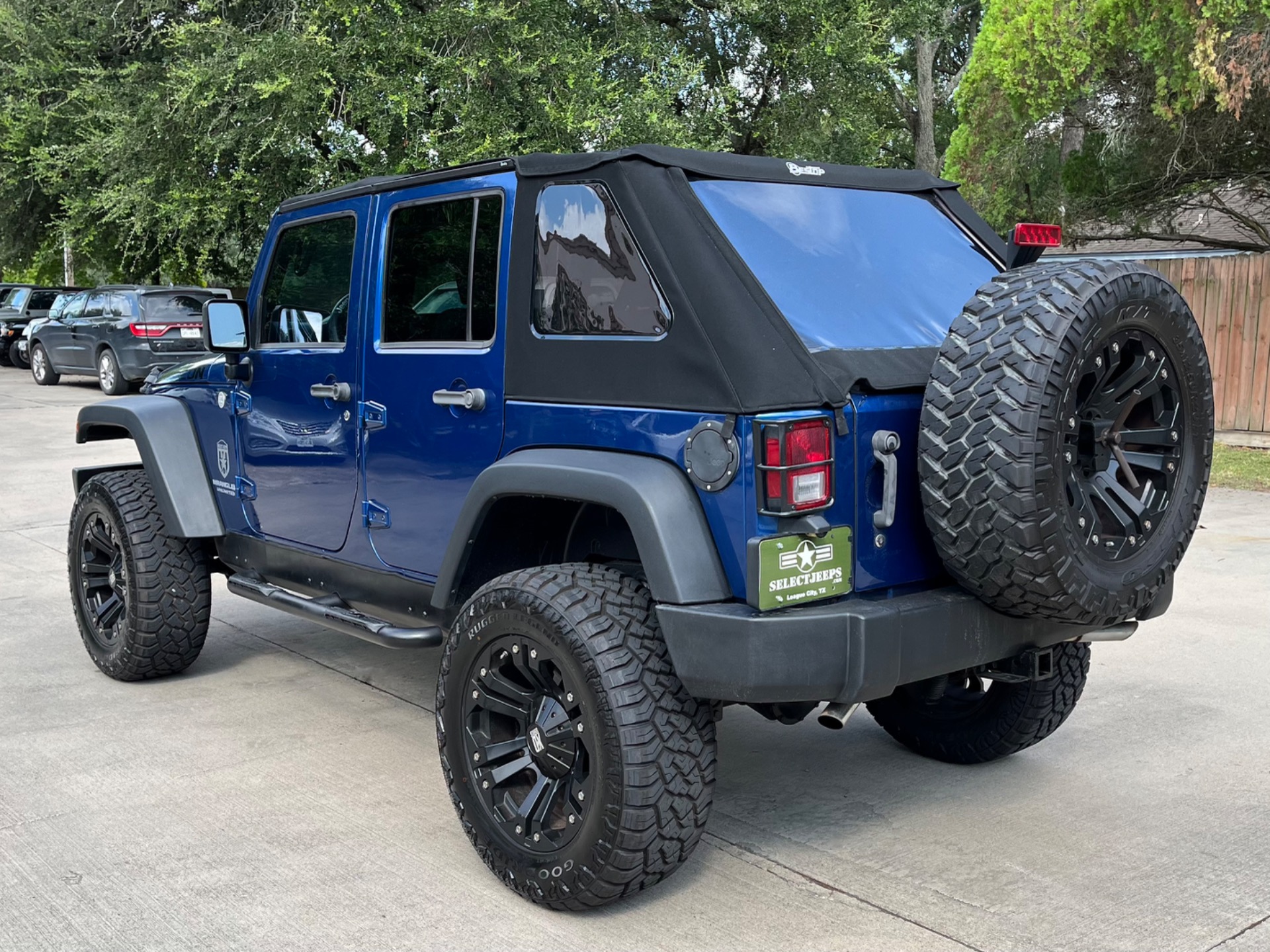 Used-2010-Jeep-Wrangler-Unlimited-Rubicon