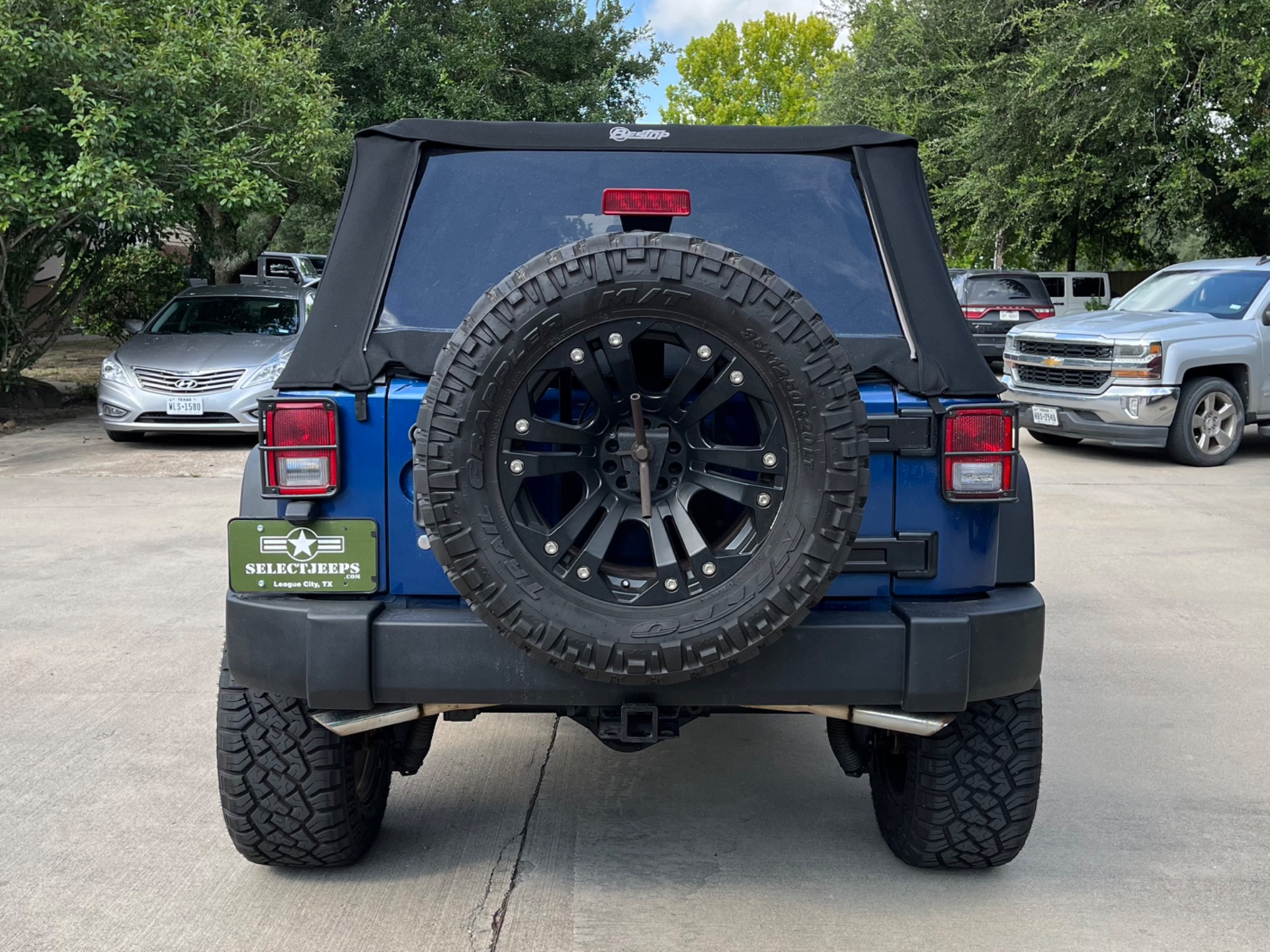 Used-2010-Jeep-Wrangler-Unlimited-Rubicon