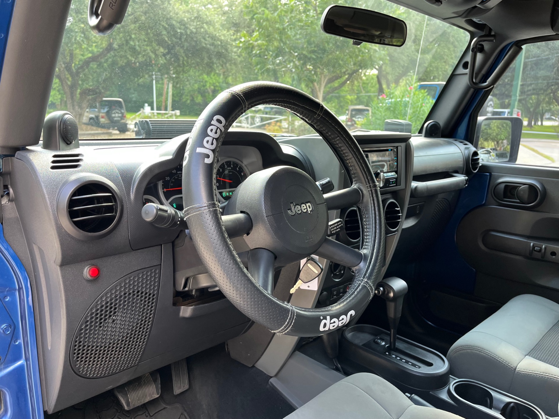 Used-2010-Jeep-Wrangler-Unlimited-Rubicon
