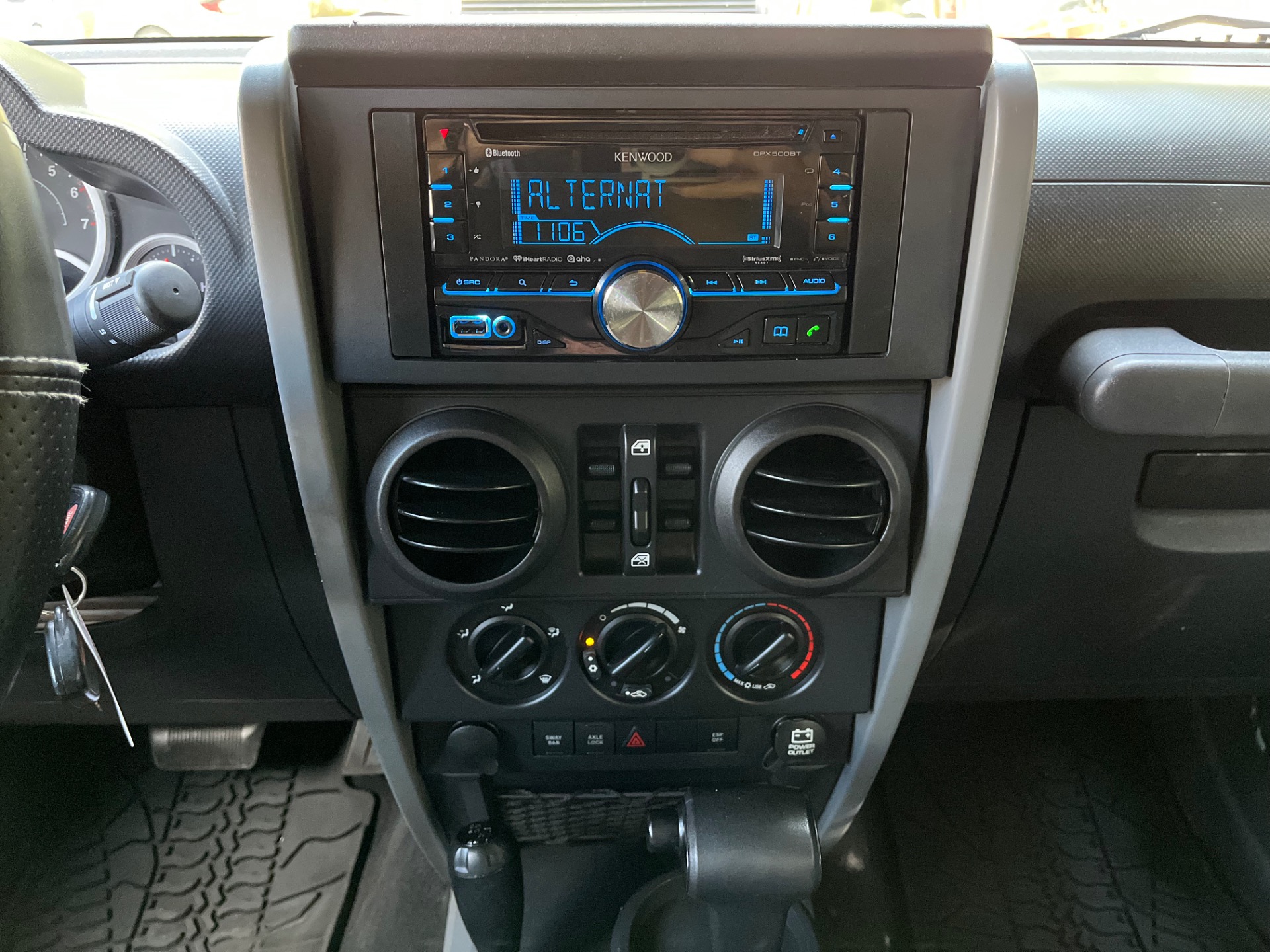 Used-2010-Jeep-Wrangler-Unlimited-Rubicon