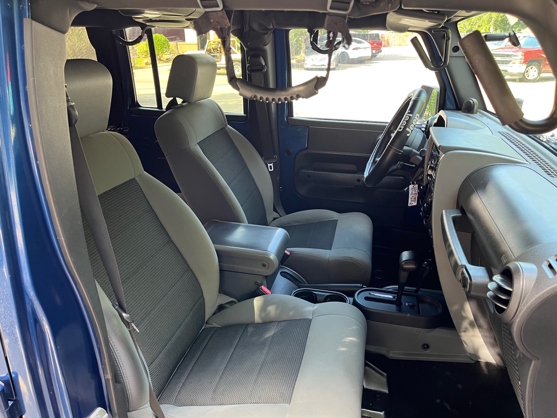 Used-2010-Jeep-Wrangler-Unlimited-Rubicon