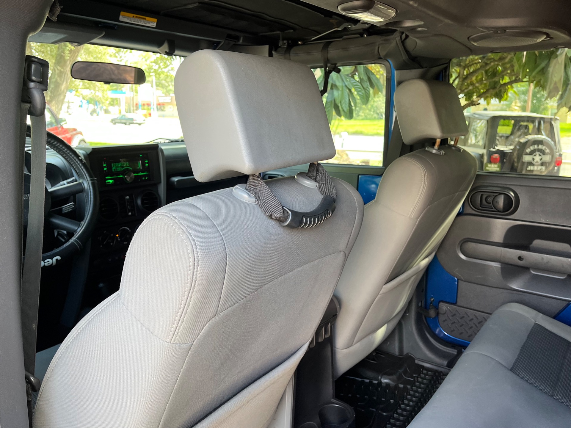 Used-2010-Jeep-Wrangler-Unlimited-Rubicon