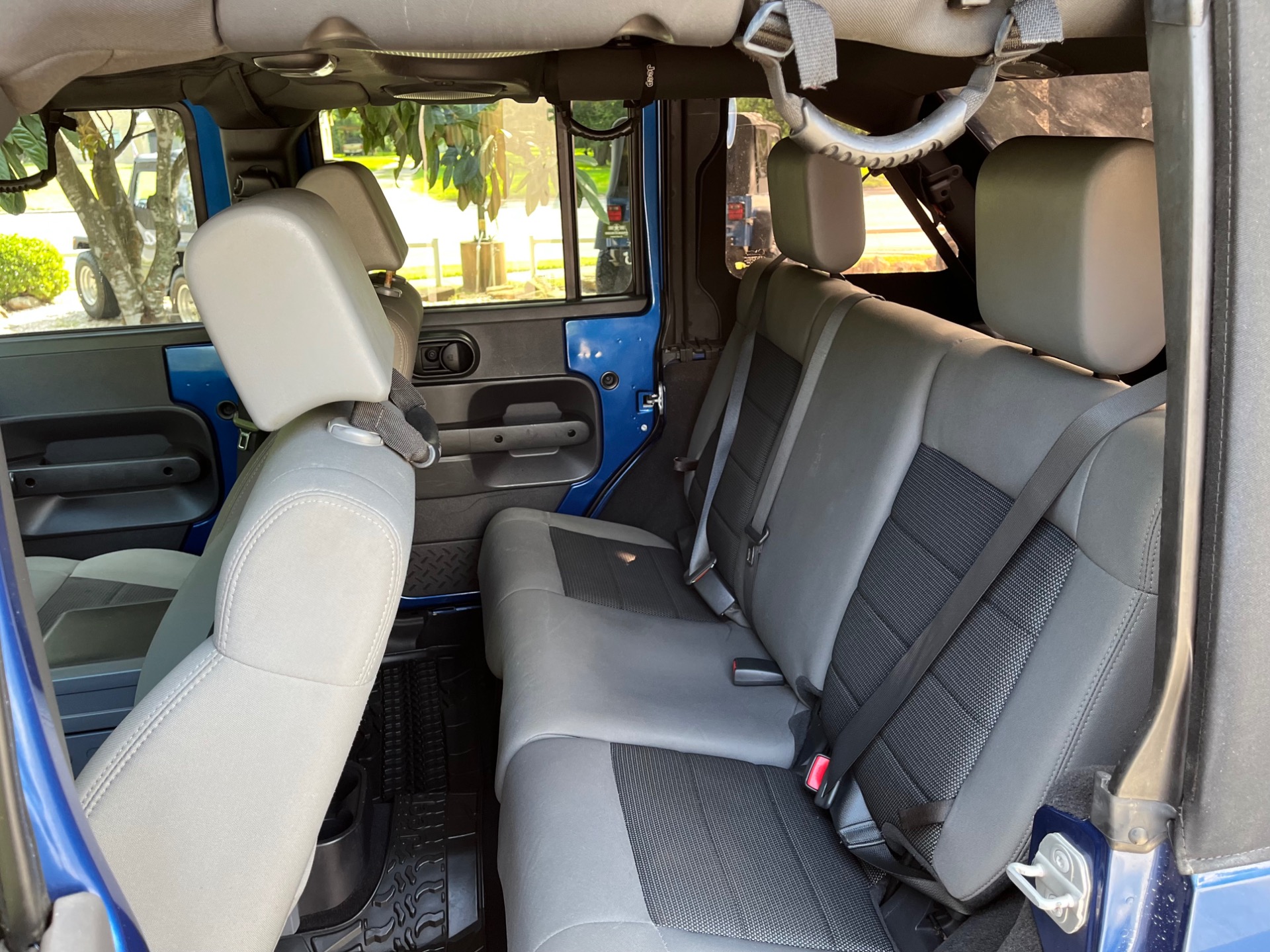 Used-2010-Jeep-Wrangler-Unlimited-Rubicon
