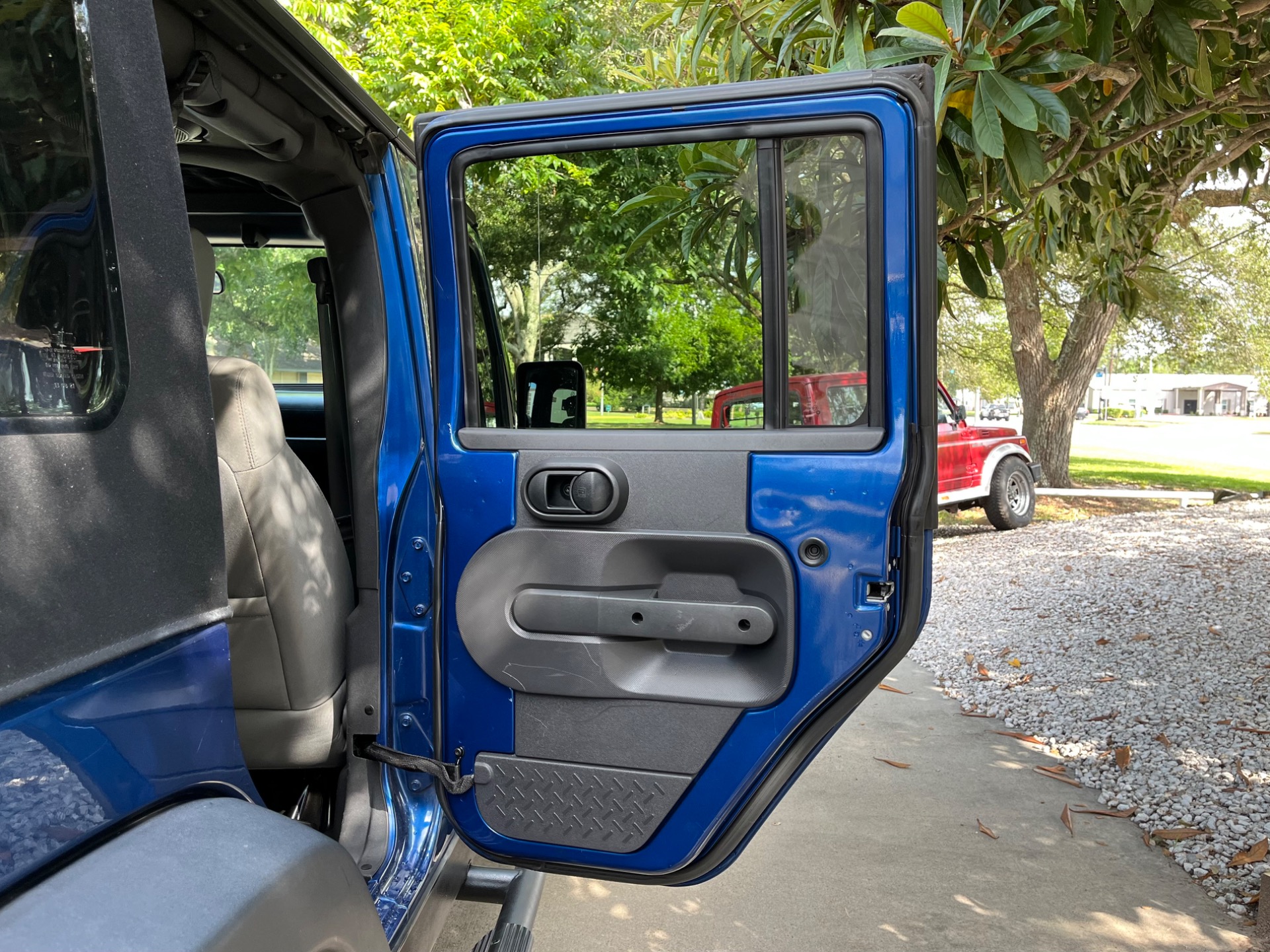 Used-2010-Jeep-Wrangler-Unlimited-Rubicon