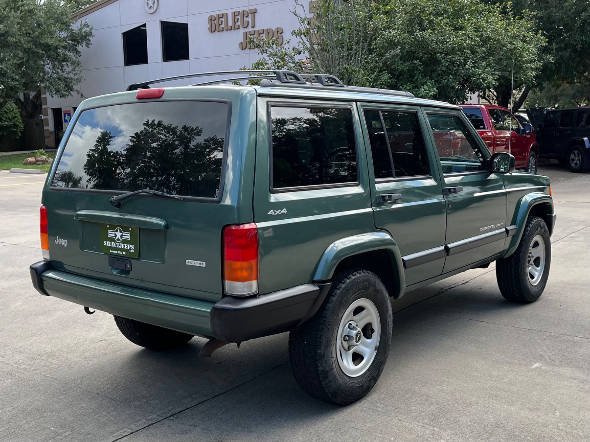 Used-2000-Jeep-Cherokee-Sport