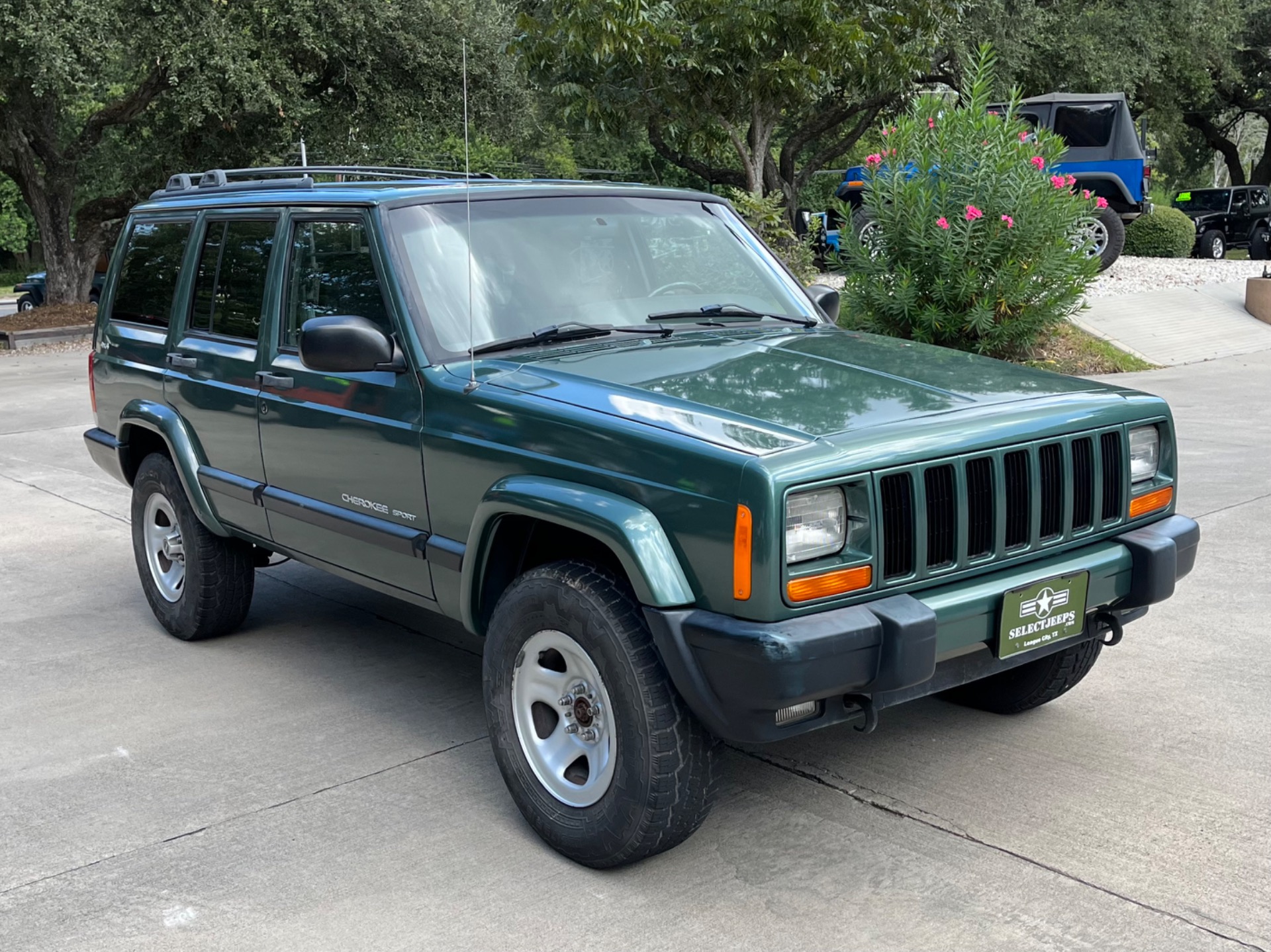 Used-2000-Jeep-Cherokee-Sport