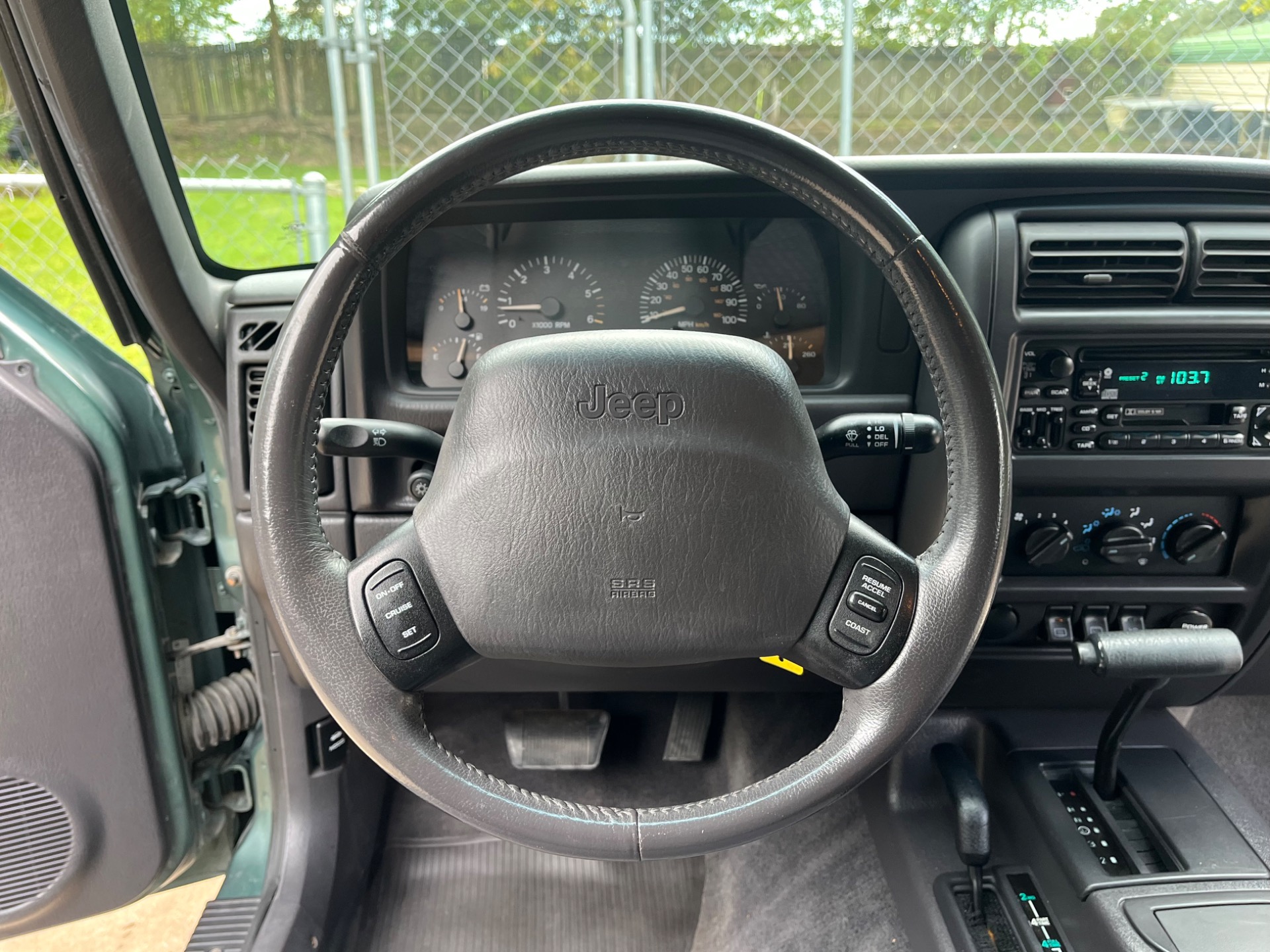 Used-2000-Jeep-Cherokee-Sport