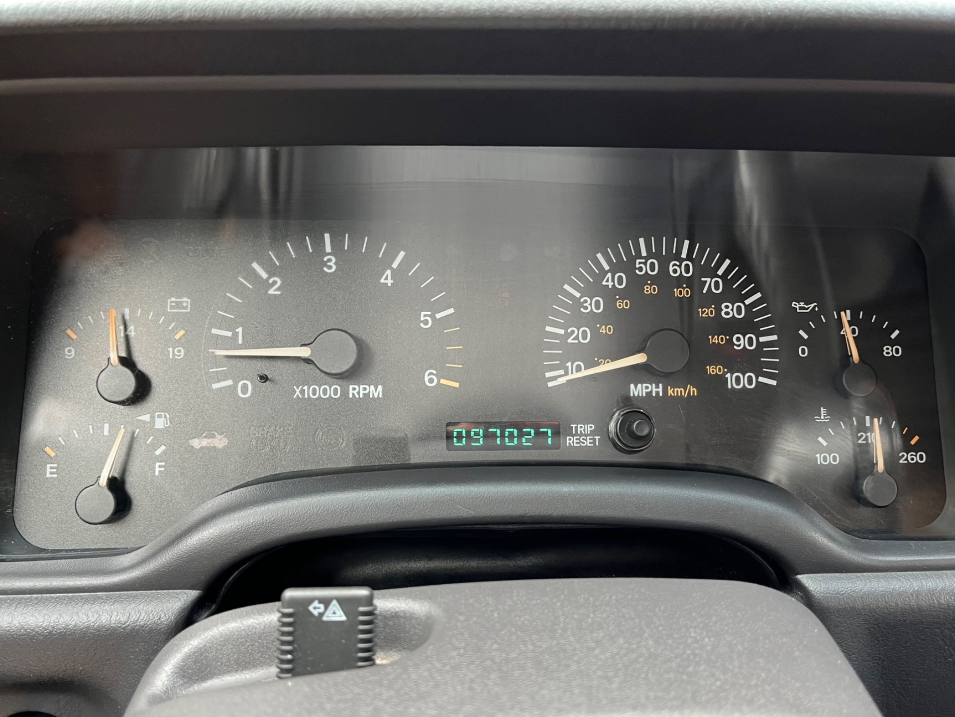 Used-2000-Jeep-Cherokee-Sport