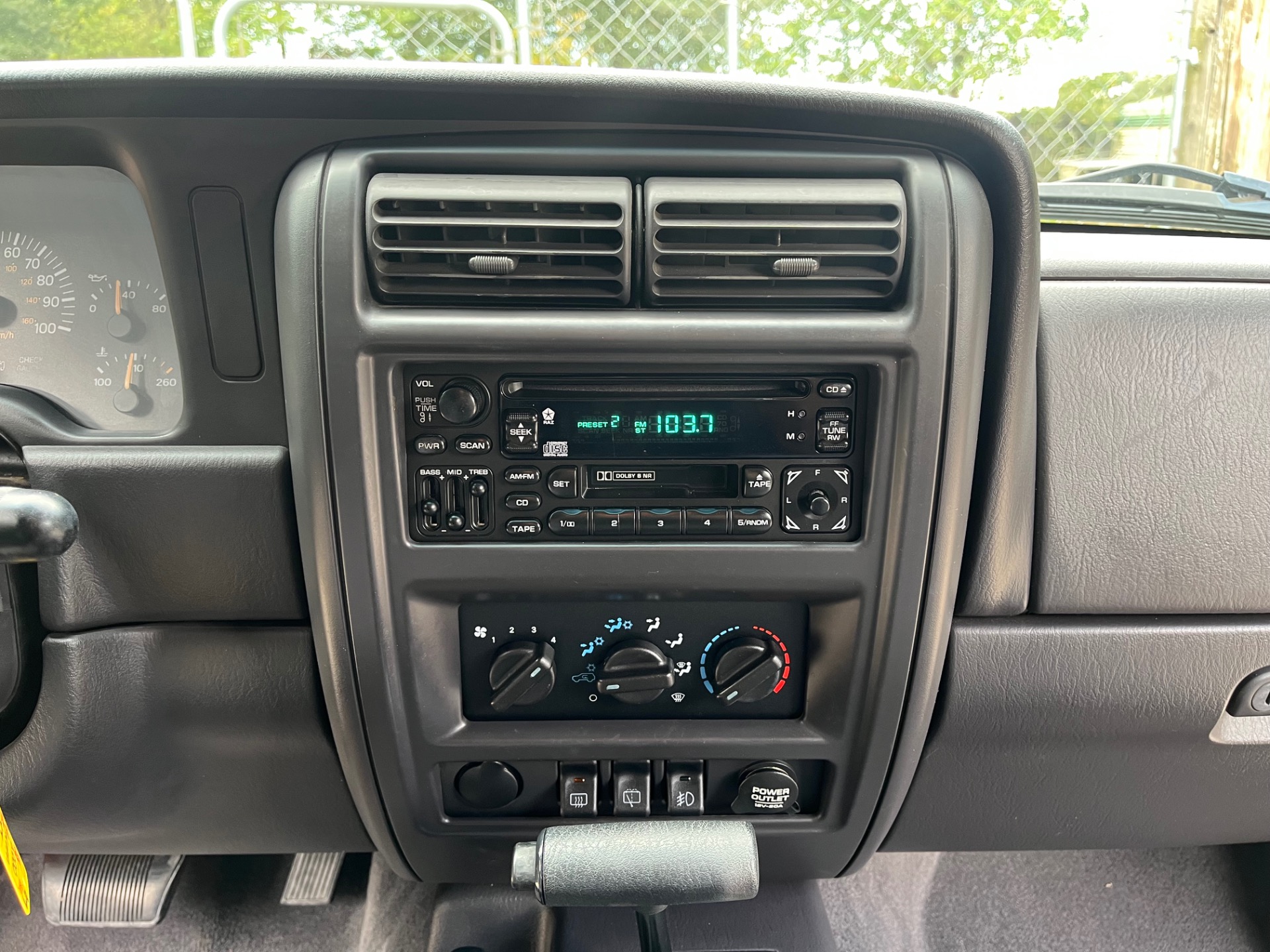 Used-2000-Jeep-Cherokee-Sport