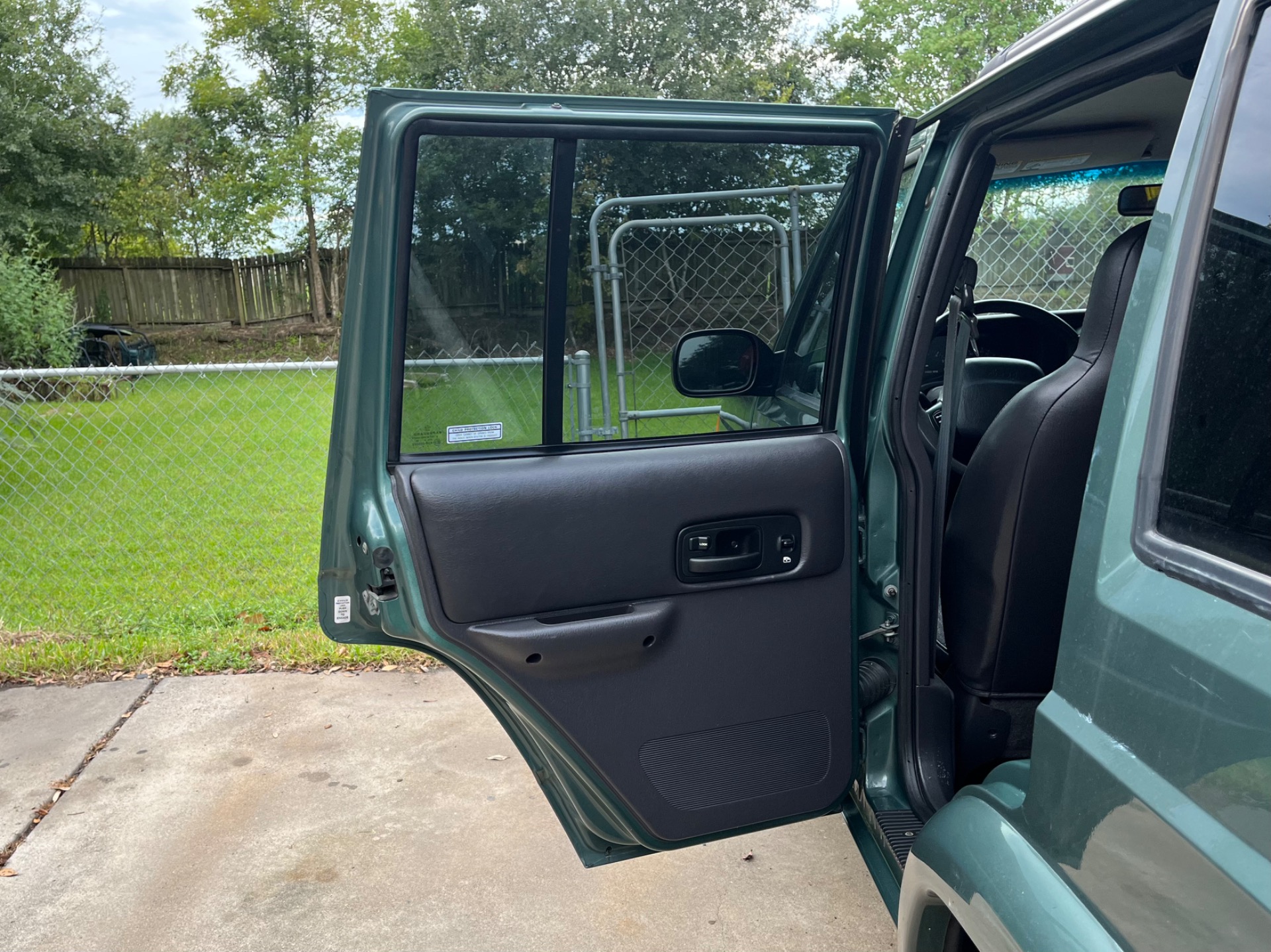 Used-2000-Jeep-Cherokee-Sport