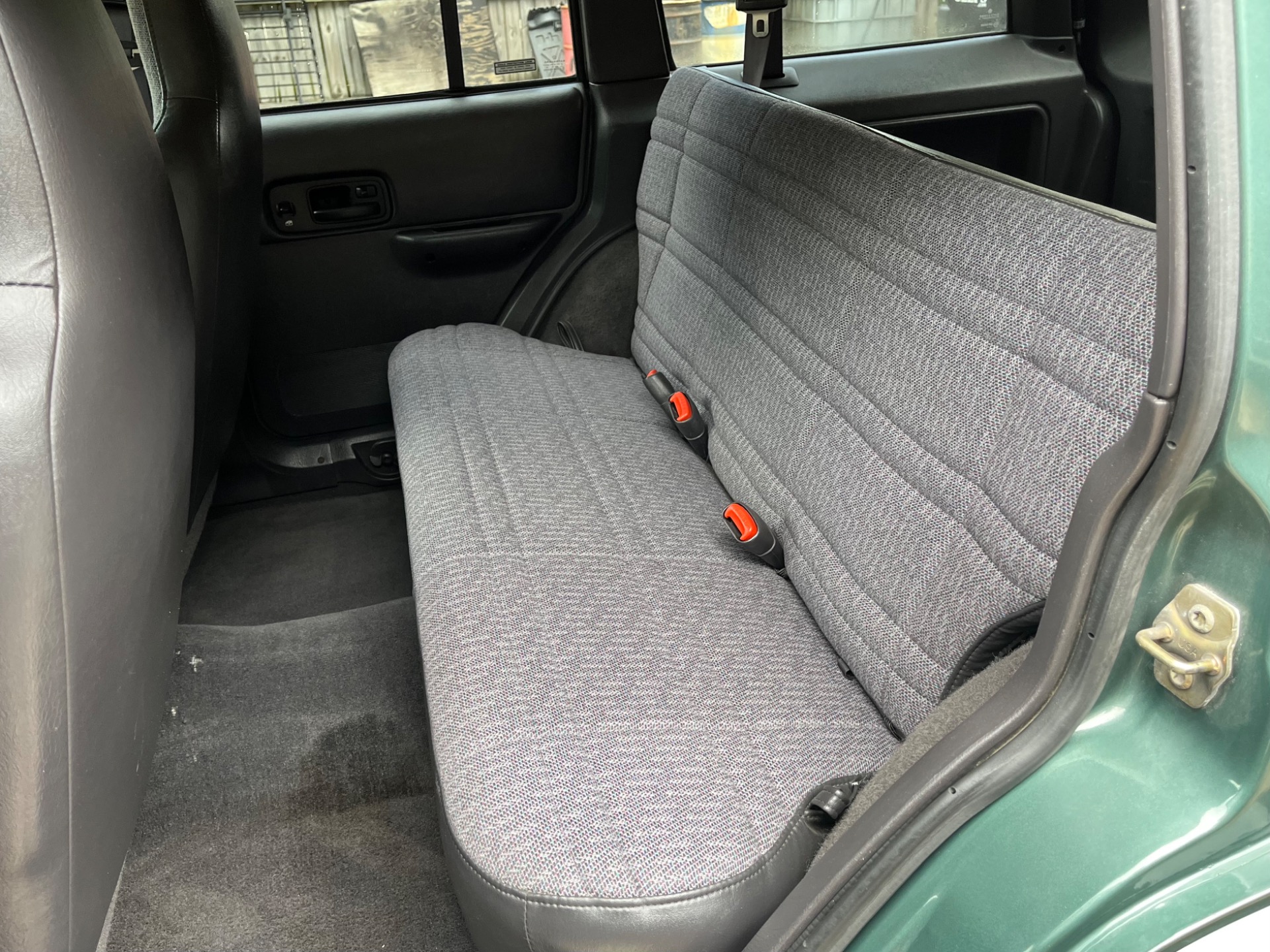 Used-2000-Jeep-Cherokee-Sport