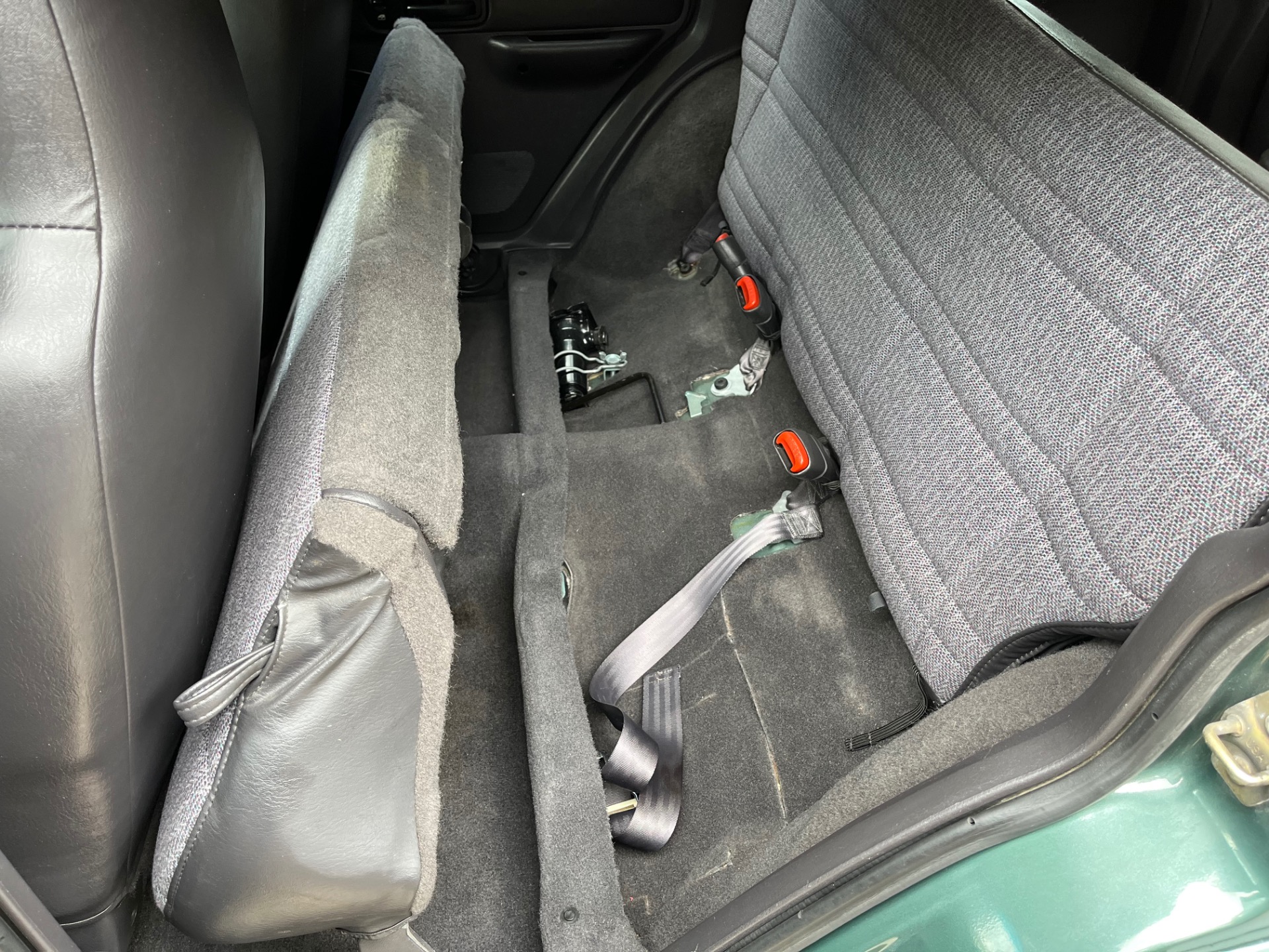 Used-2000-Jeep-Cherokee-Sport