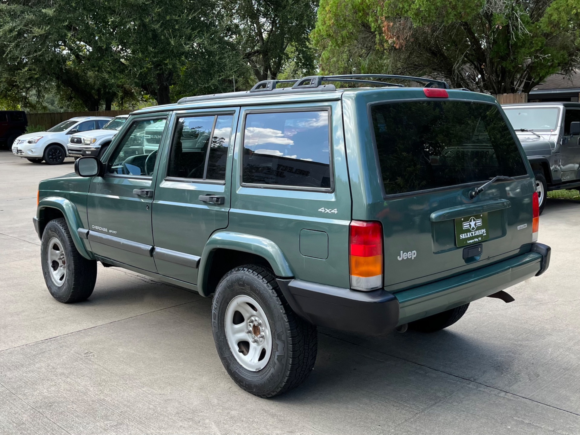 Used-2000-Jeep-Cherokee-Sport