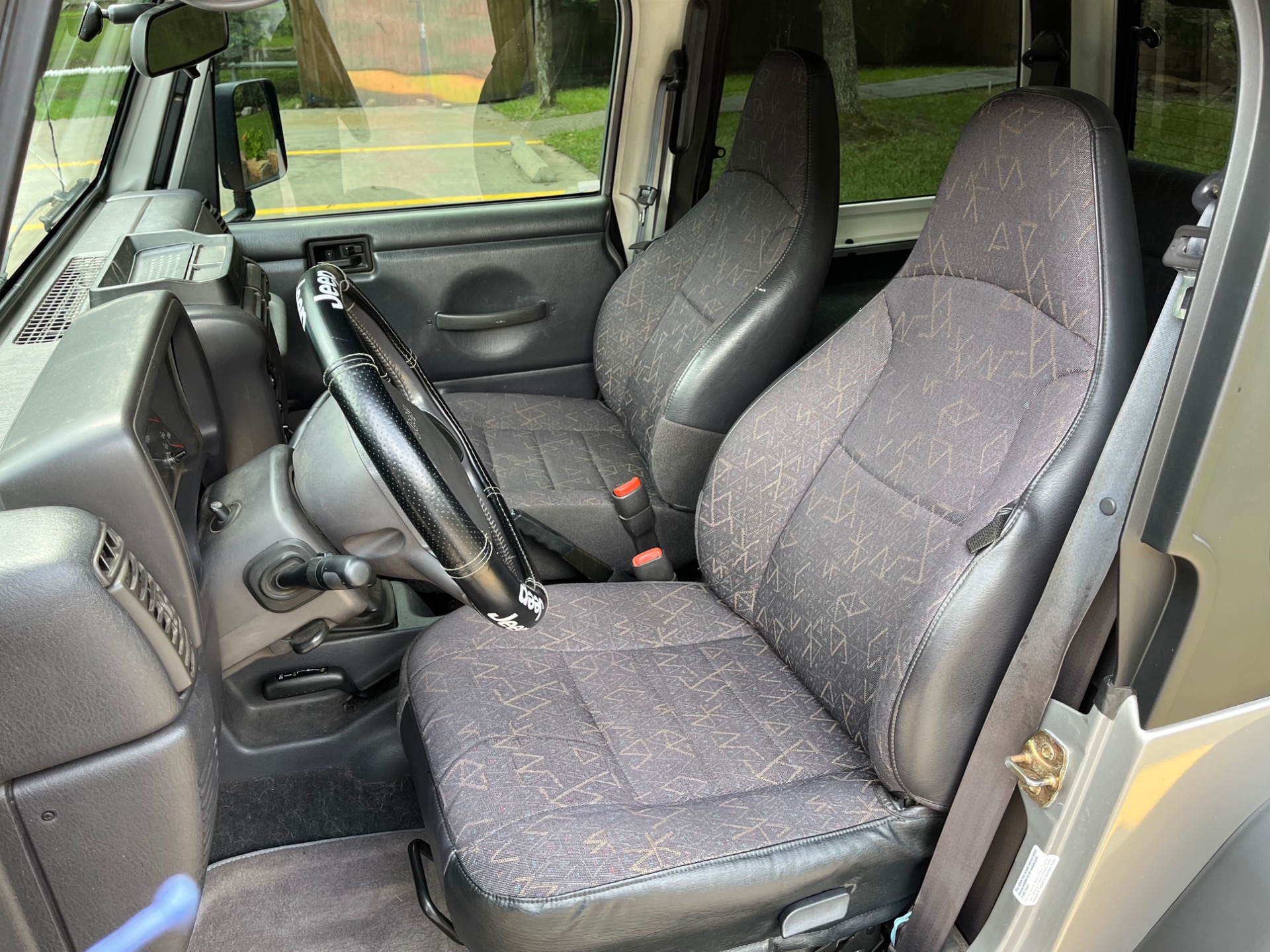 Used-2001-Jeep-Wrangler-Sport