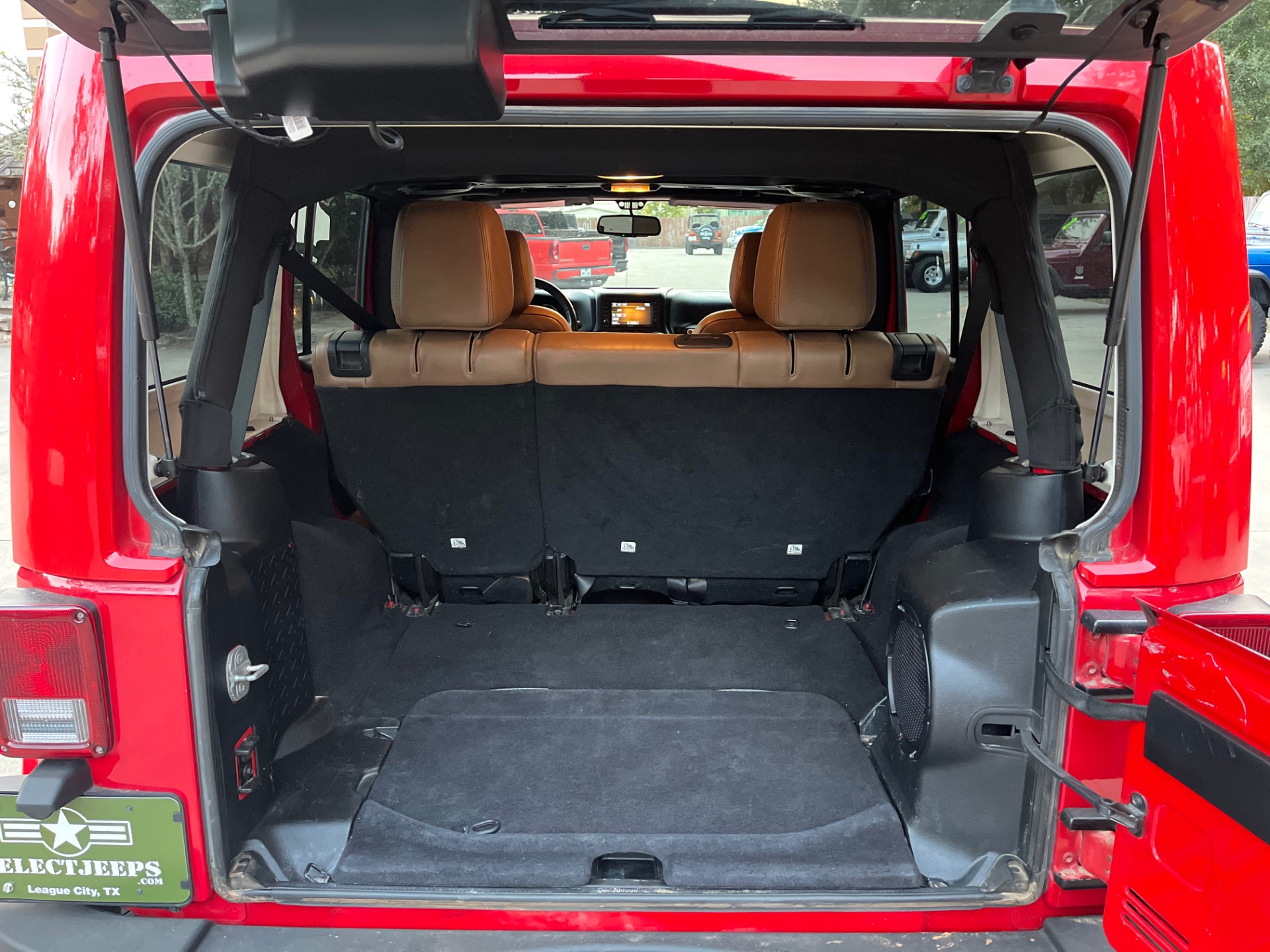 Used-2013-Jeep-Wrangler-Unlimited-Rubicon