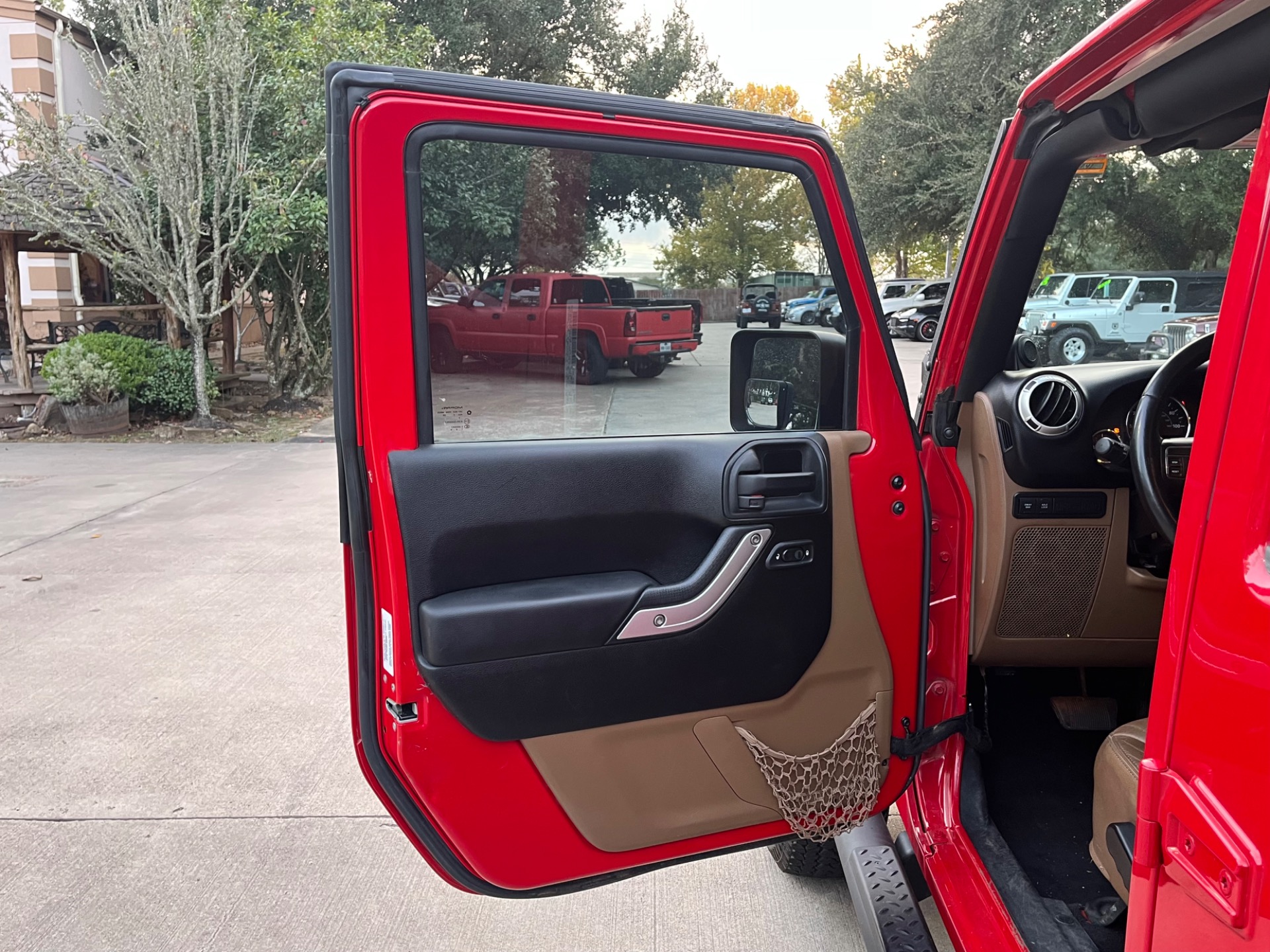 Used-2013-Jeep-Wrangler-Unlimited-Rubicon