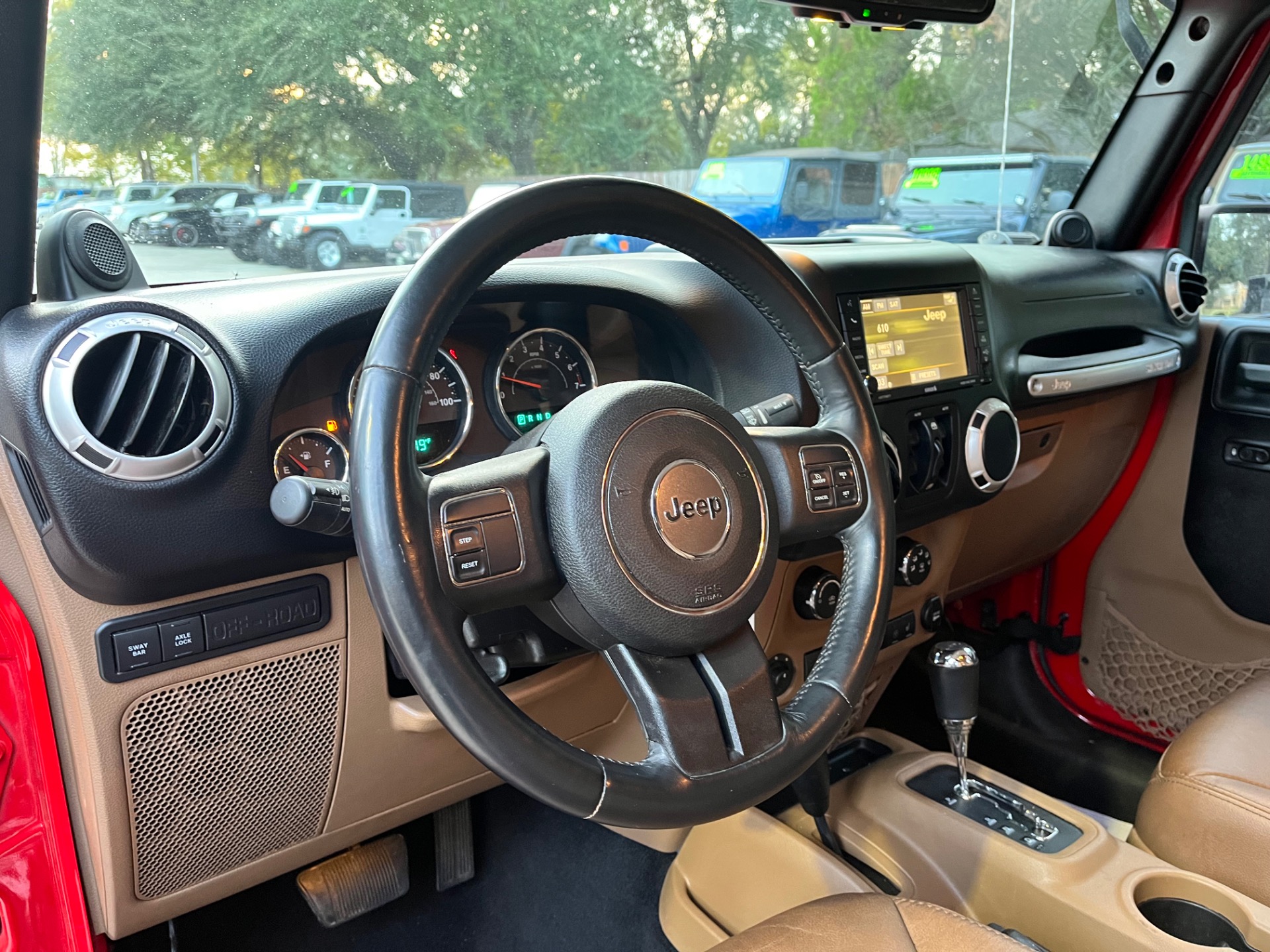 Used-2013-Jeep-Wrangler-Unlimited-Rubicon